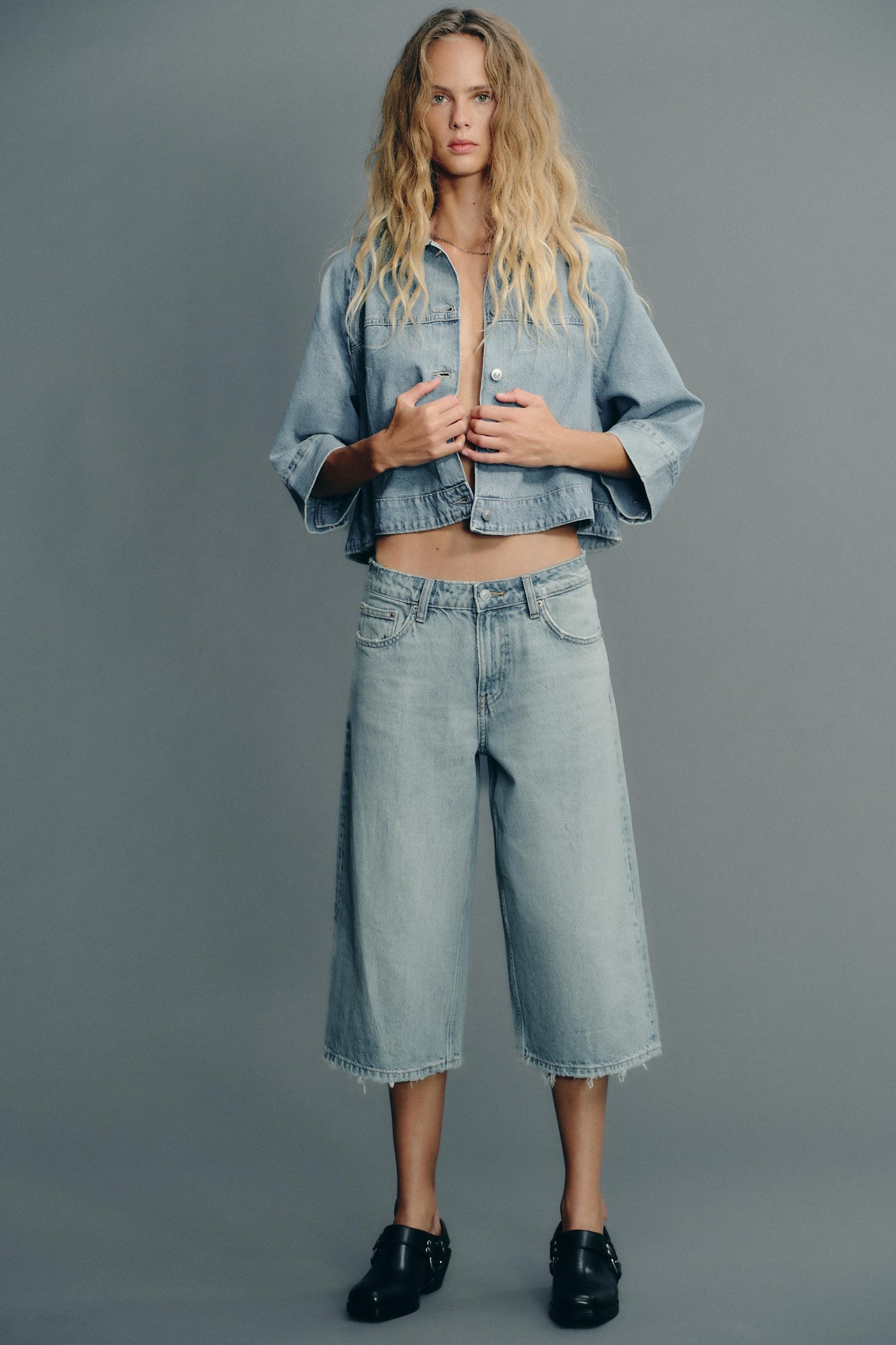 RIPPED LOW RISE TRF DENIM JORTS
