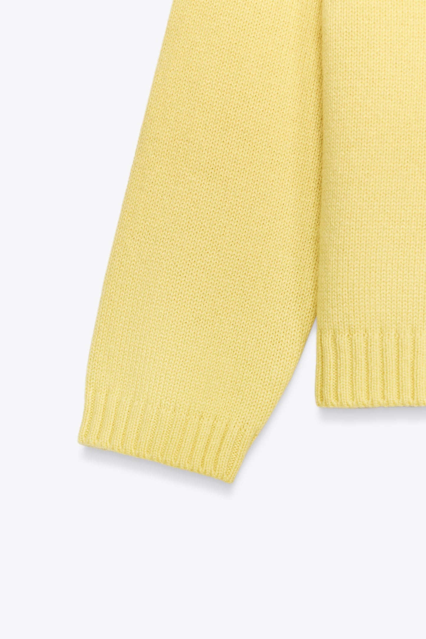 BASIC KNIT SWEATER