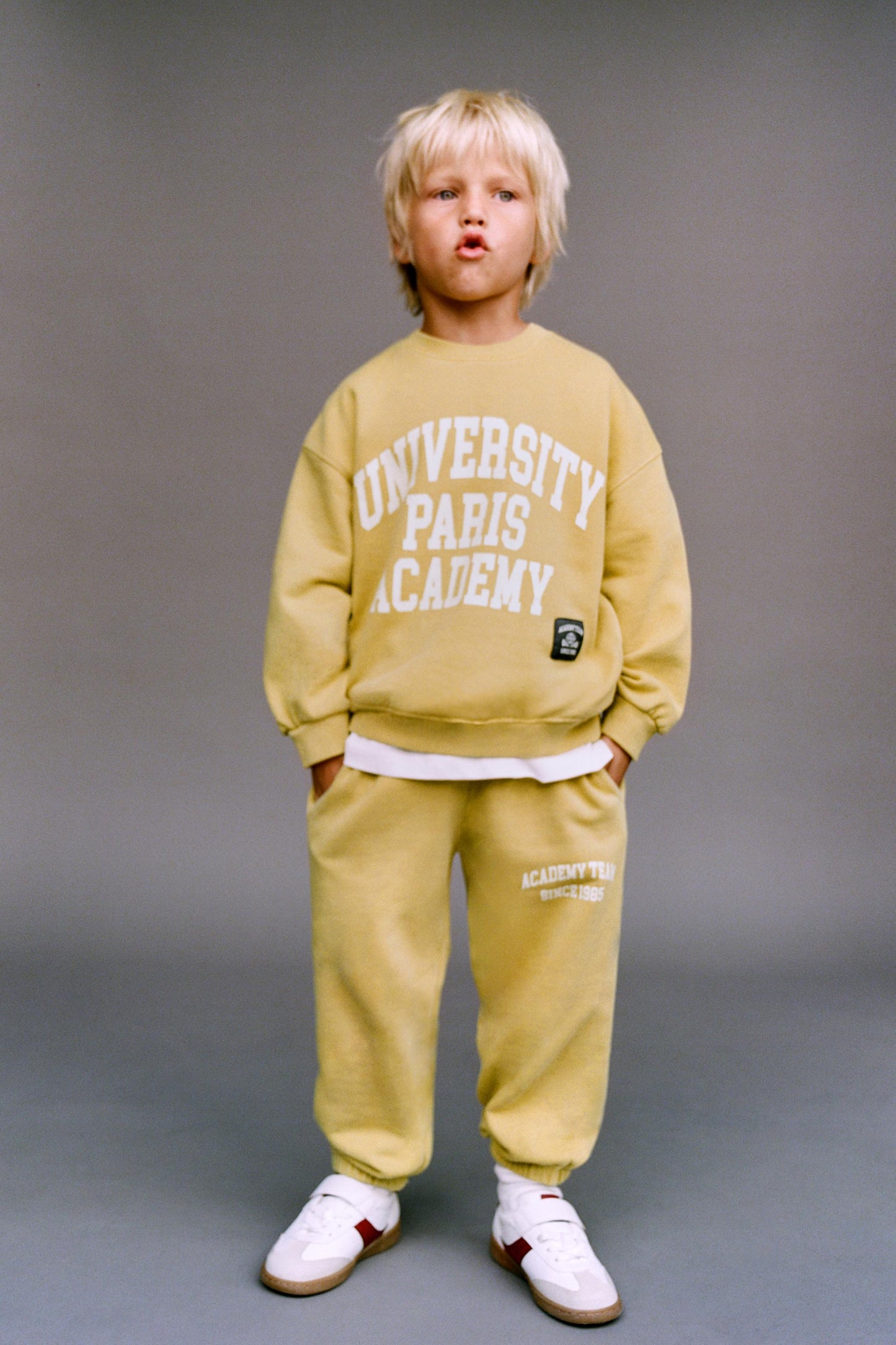 UNIVERSITY TEXT SWEATSHIRT