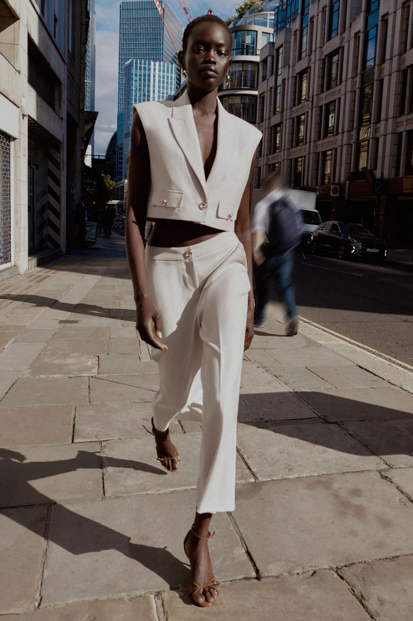 SHORT VEST WITH FLAPS