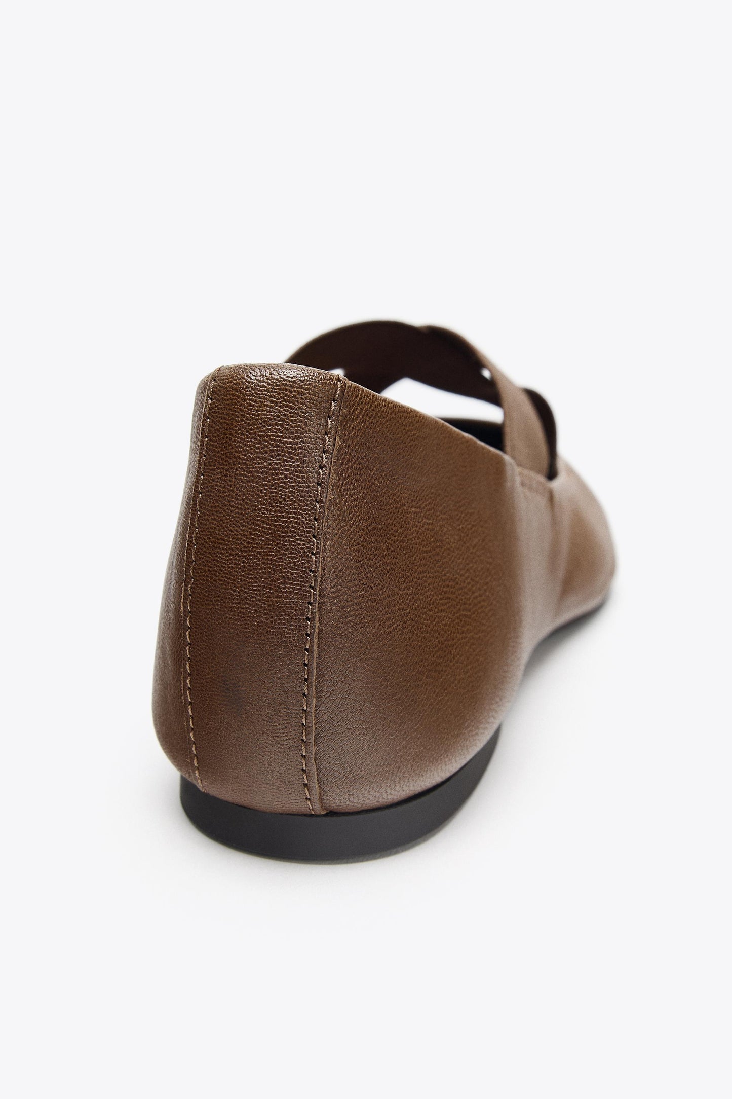 LEATHER BALLET FLATS WITH ELASTIC STRAPS