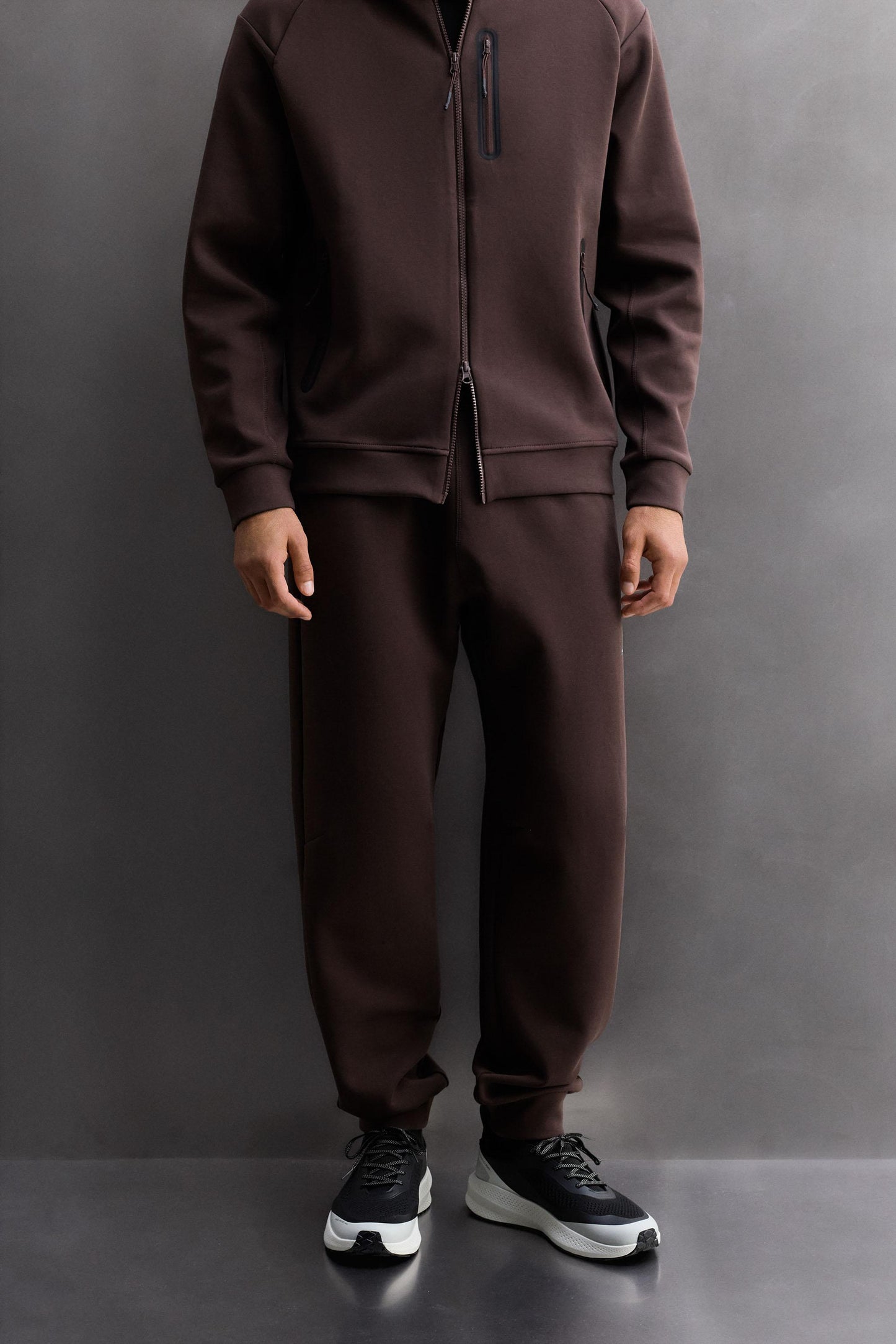 TECHNICAL ZIPPER PANTS
