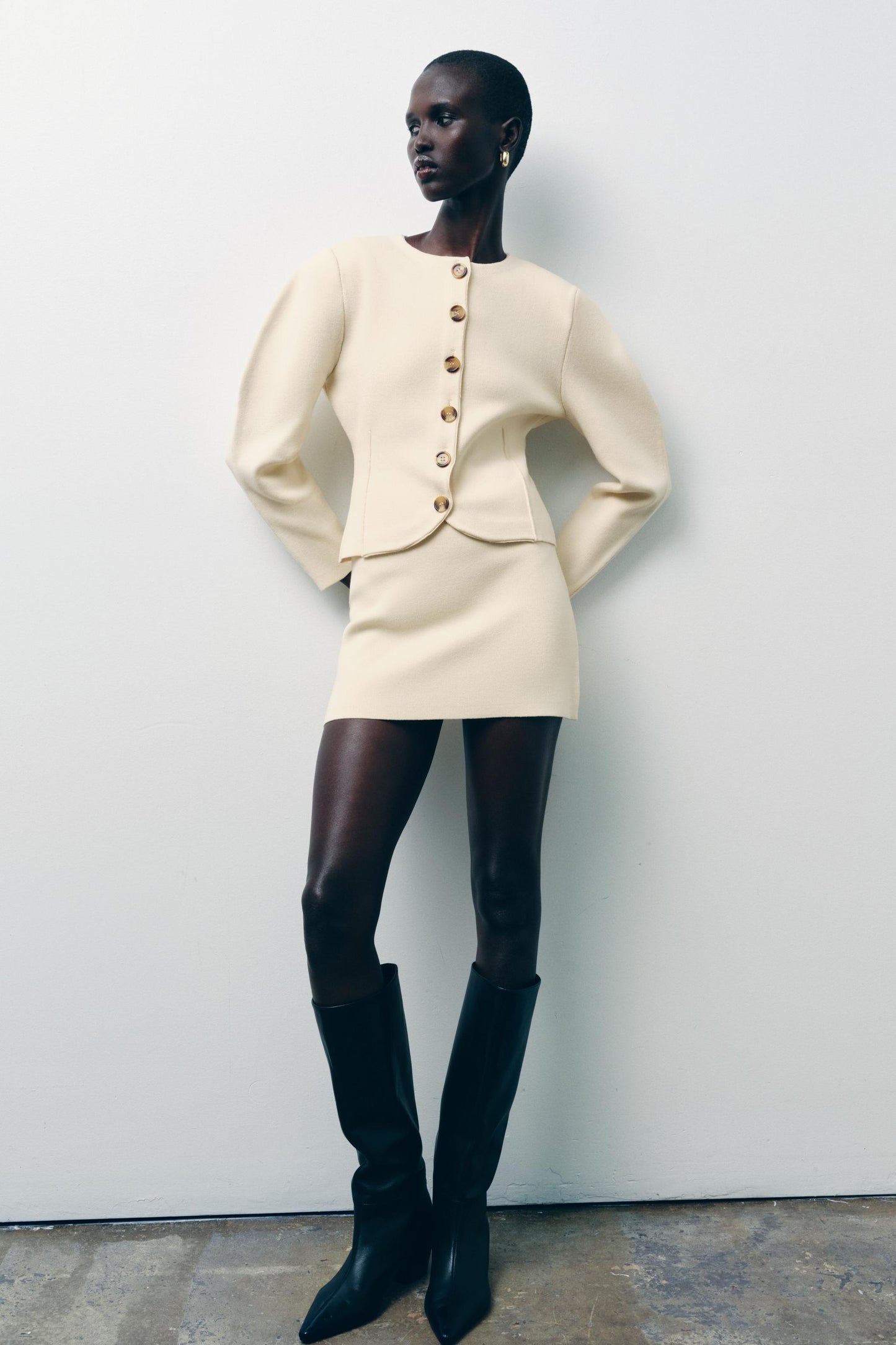 KNIT MINI SKIRT