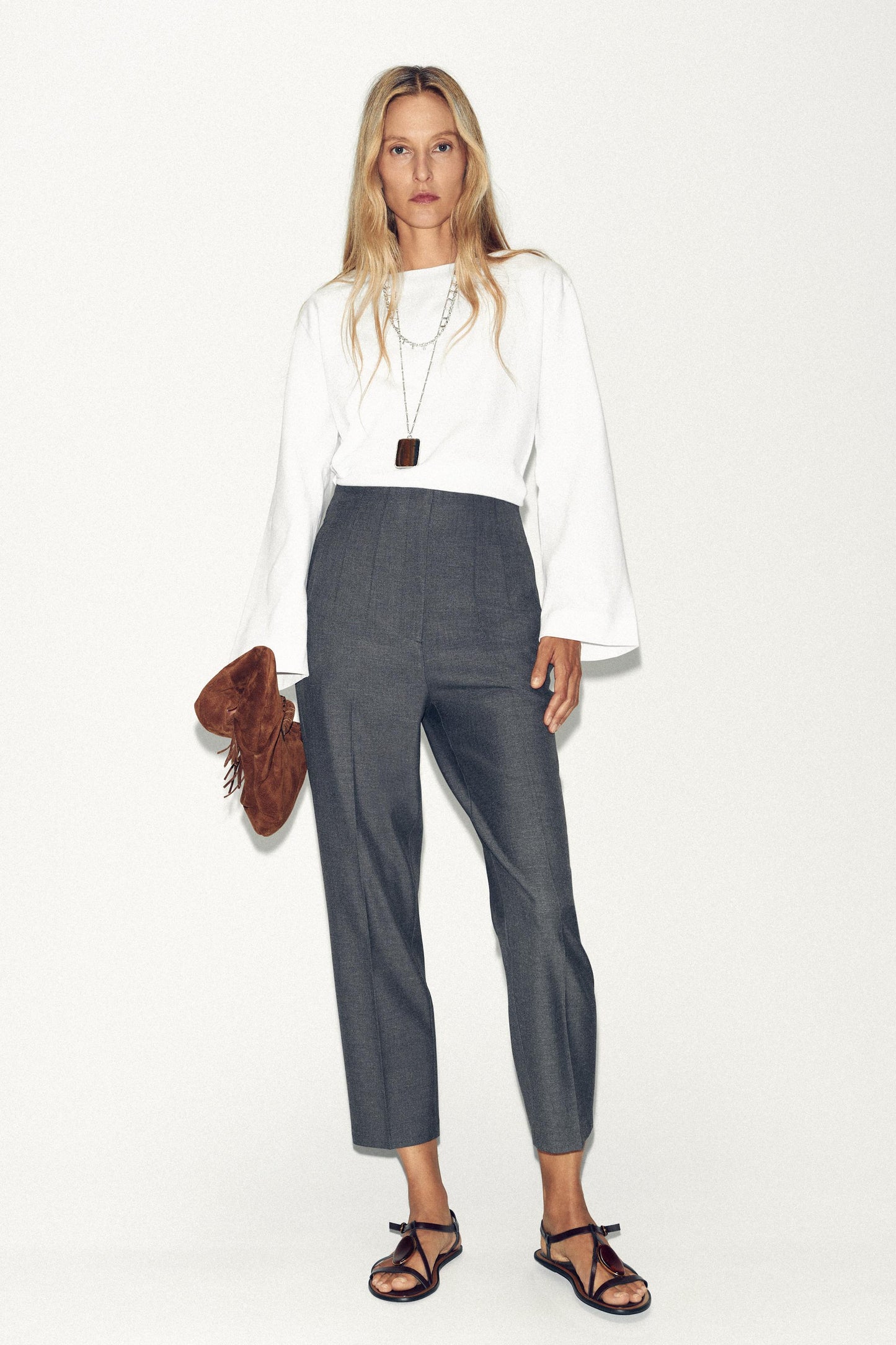 PANTS WITH A HIGH WAIST