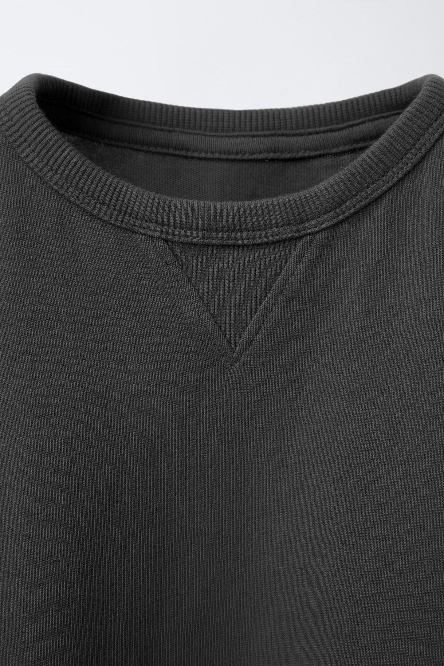 PLAIN T-SHIRT AND BERMUDA JOGGING SET