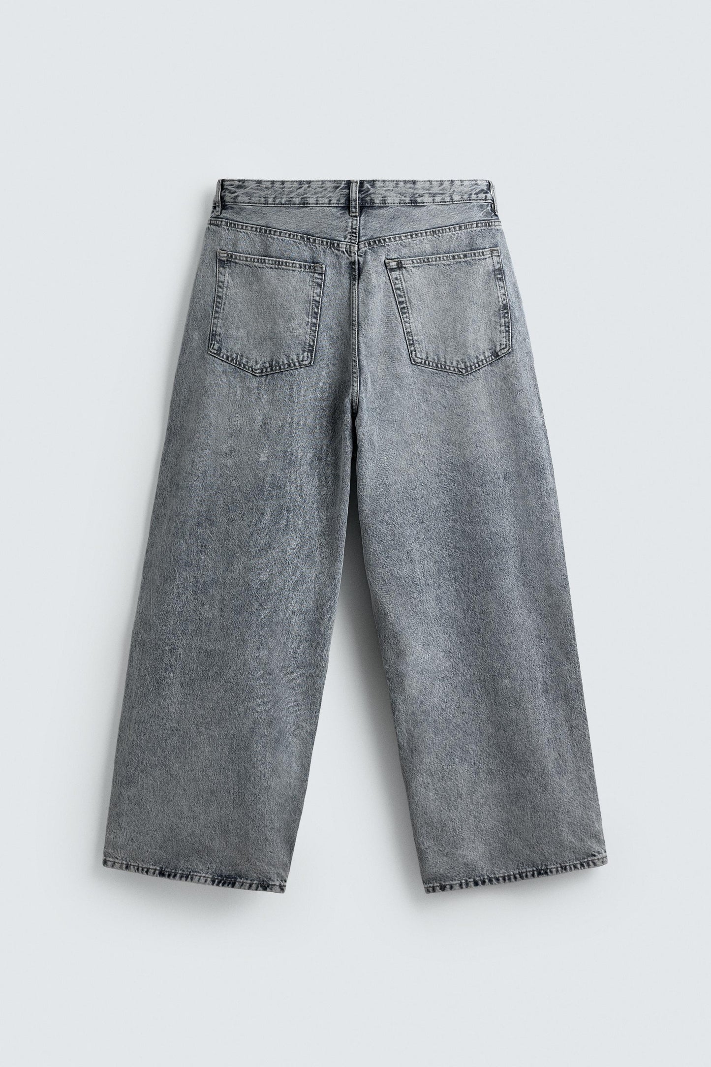 WIDE BAGGY FIT JEANS