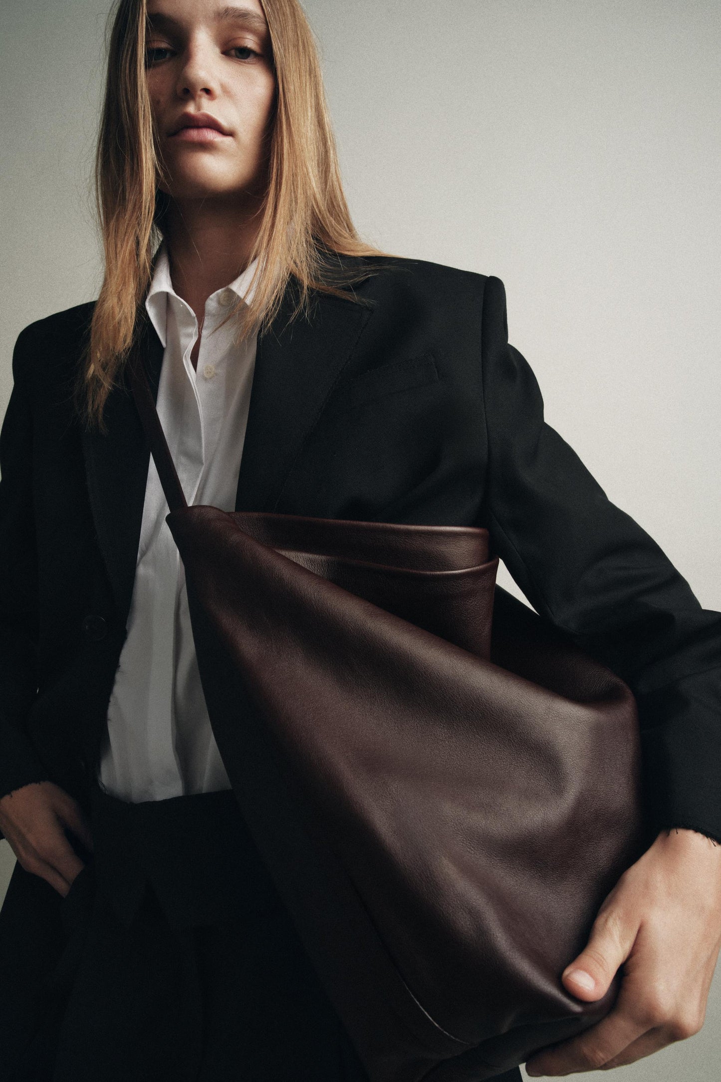 DOUBLE COMPARTMENT LEATHER BUCKET BAG