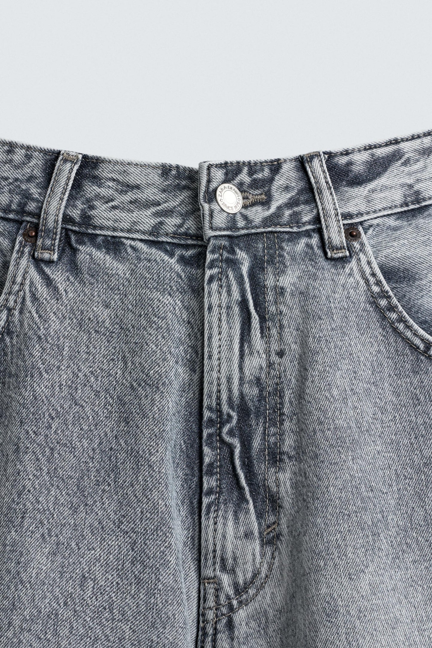 WIDE BAGGY FIT JEANS