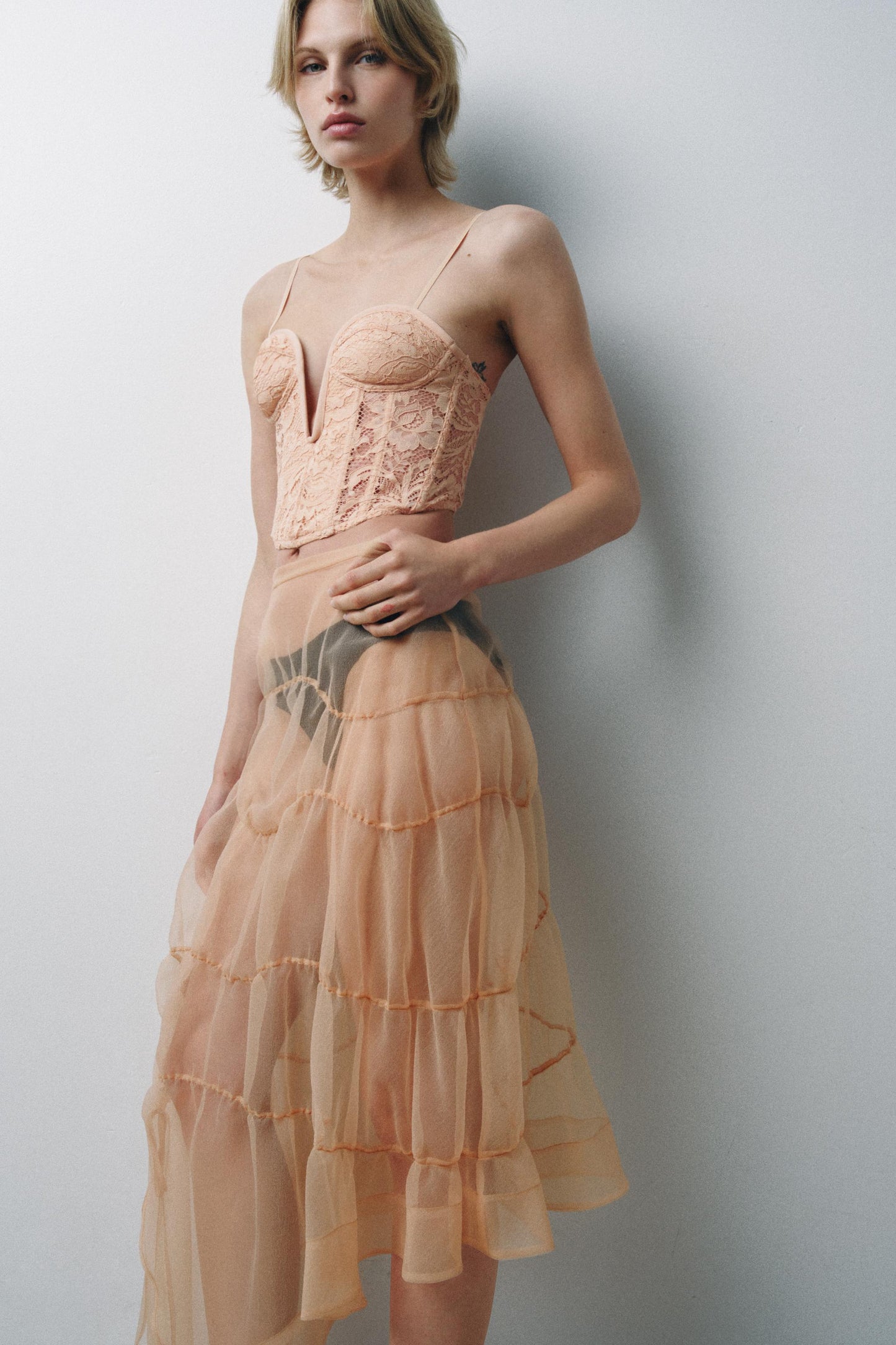 LACE NECKLINE CORSET