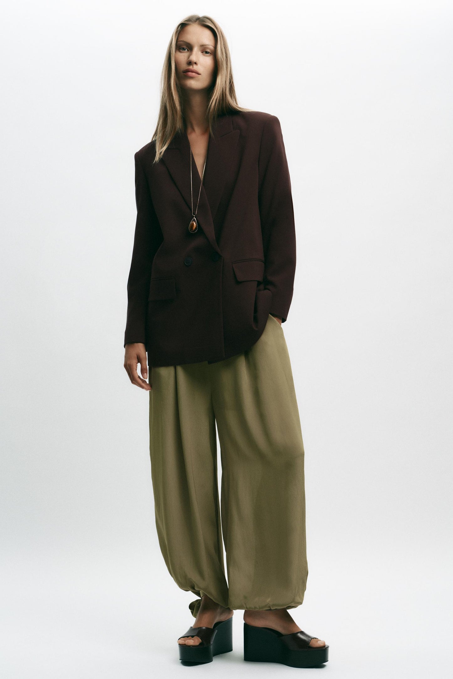 OVERSIZED DOUBLE-BREASTED BLAZER