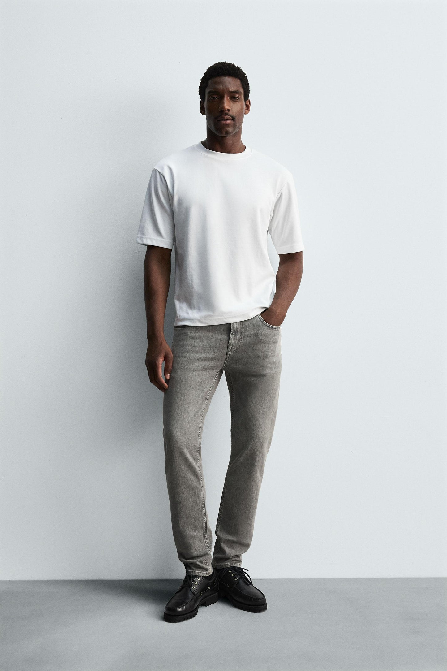 SLIM FIT JEANS