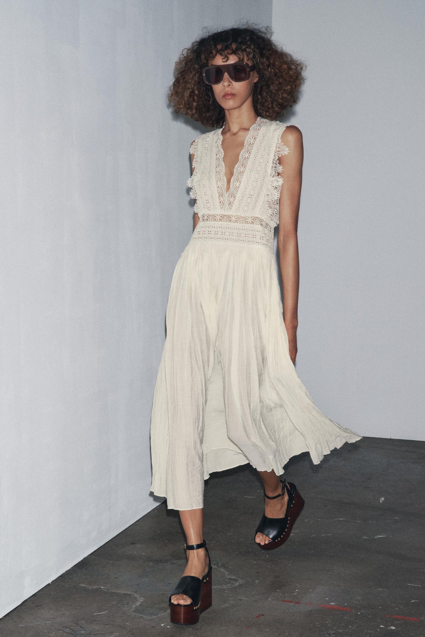 ZW COLLECTION LACE STRAP DRESS