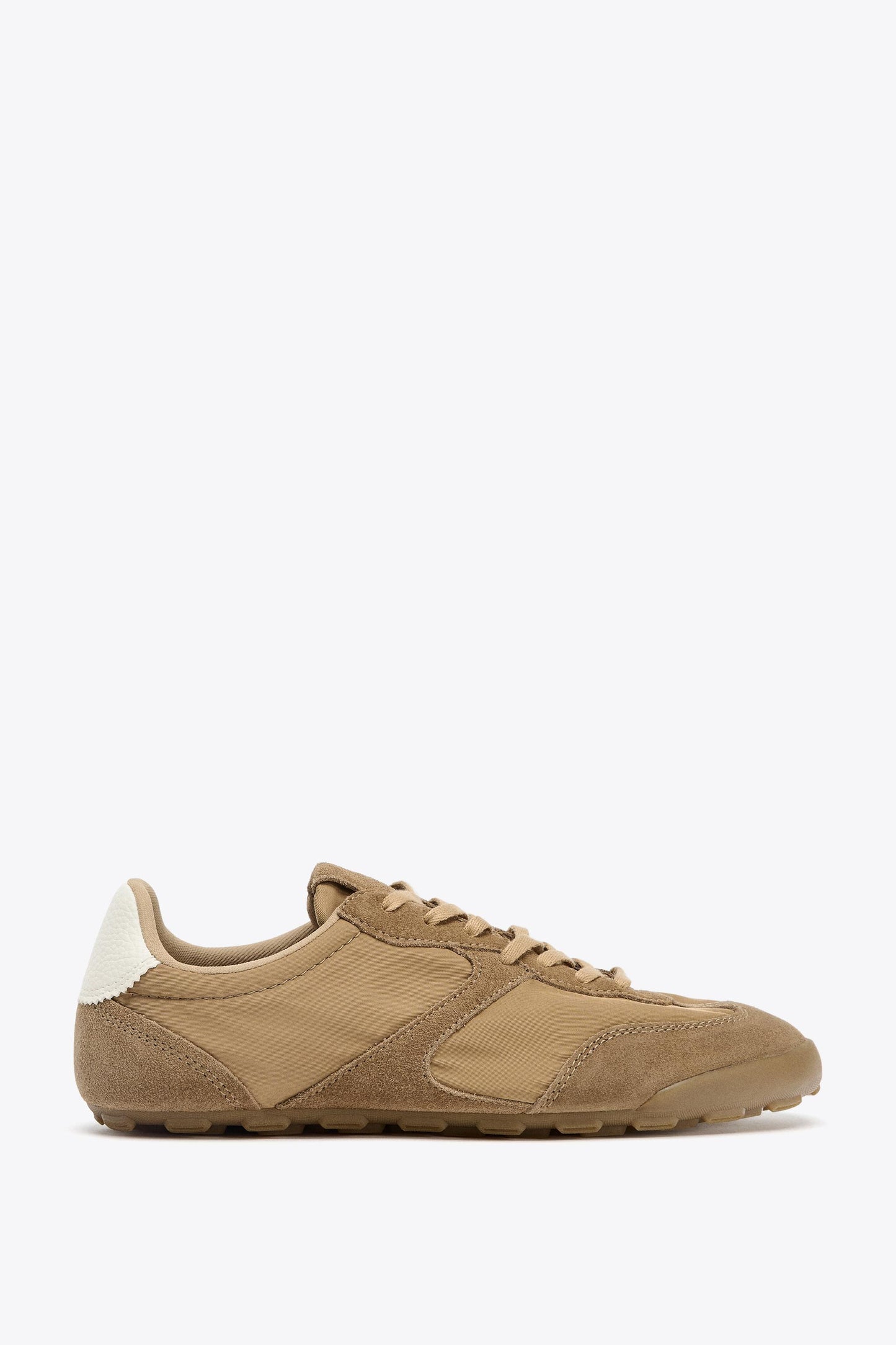 SOFT RUNNING SNEAKERS