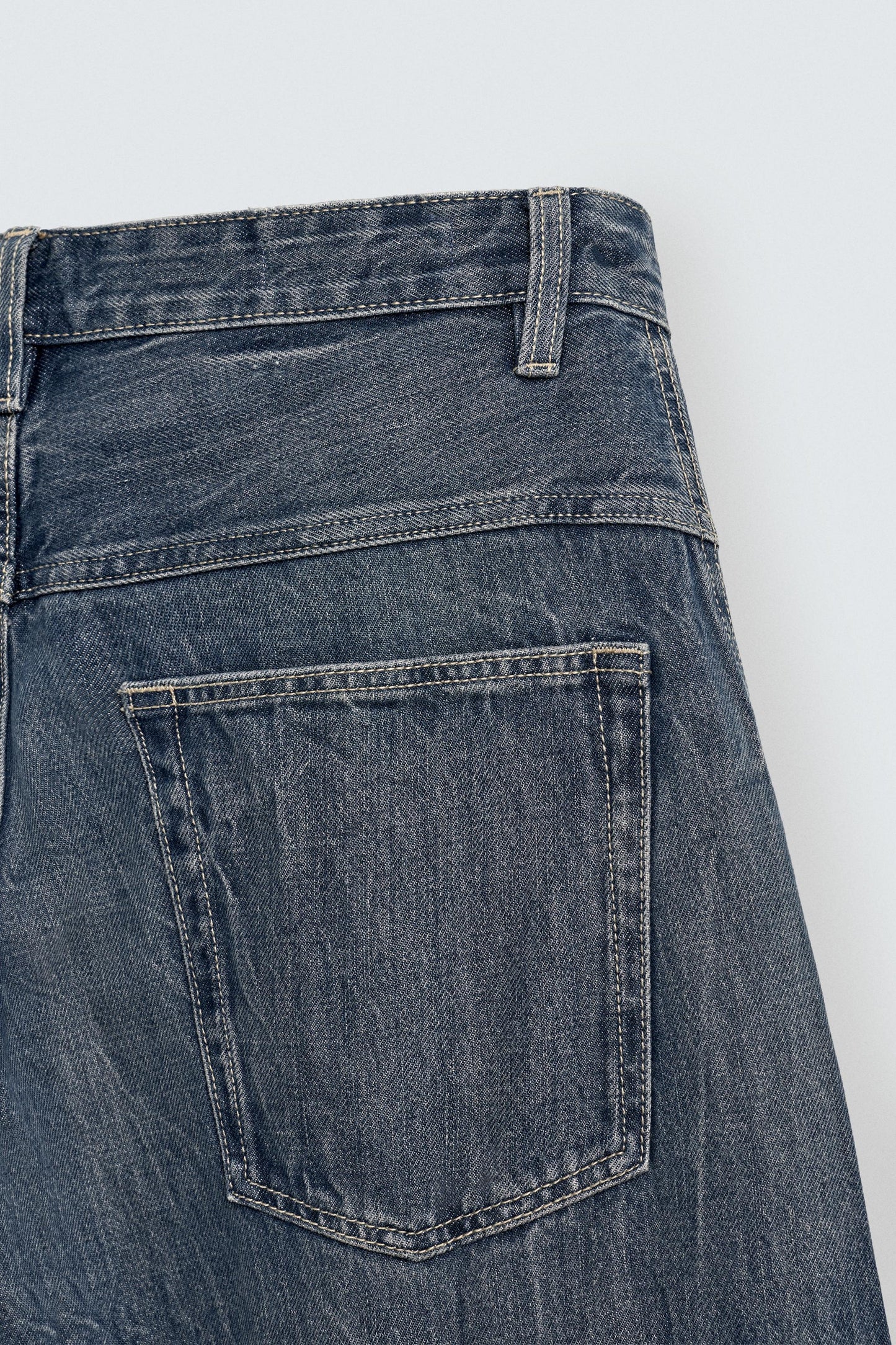 BAGGY FIT TWISTED SEAM JEANS