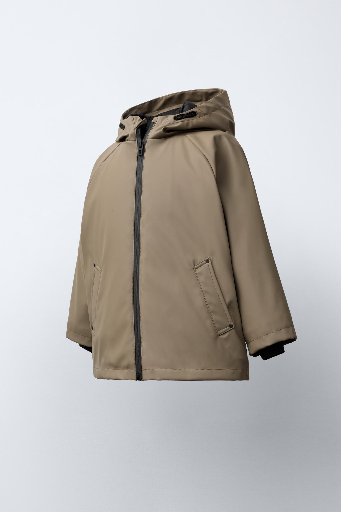 WATER RESISTANT RUBBERIZED RAINCOAT