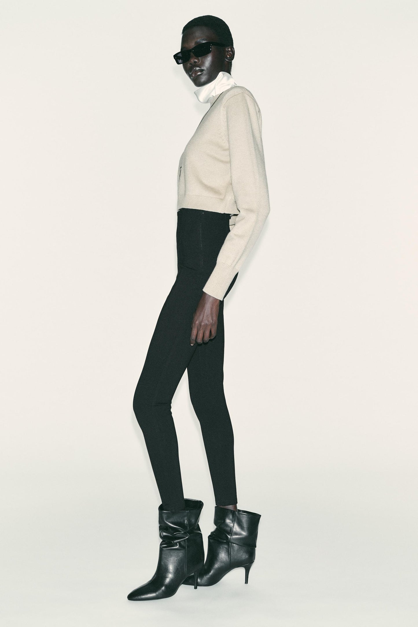 BODY SHAPING LEGGINGS