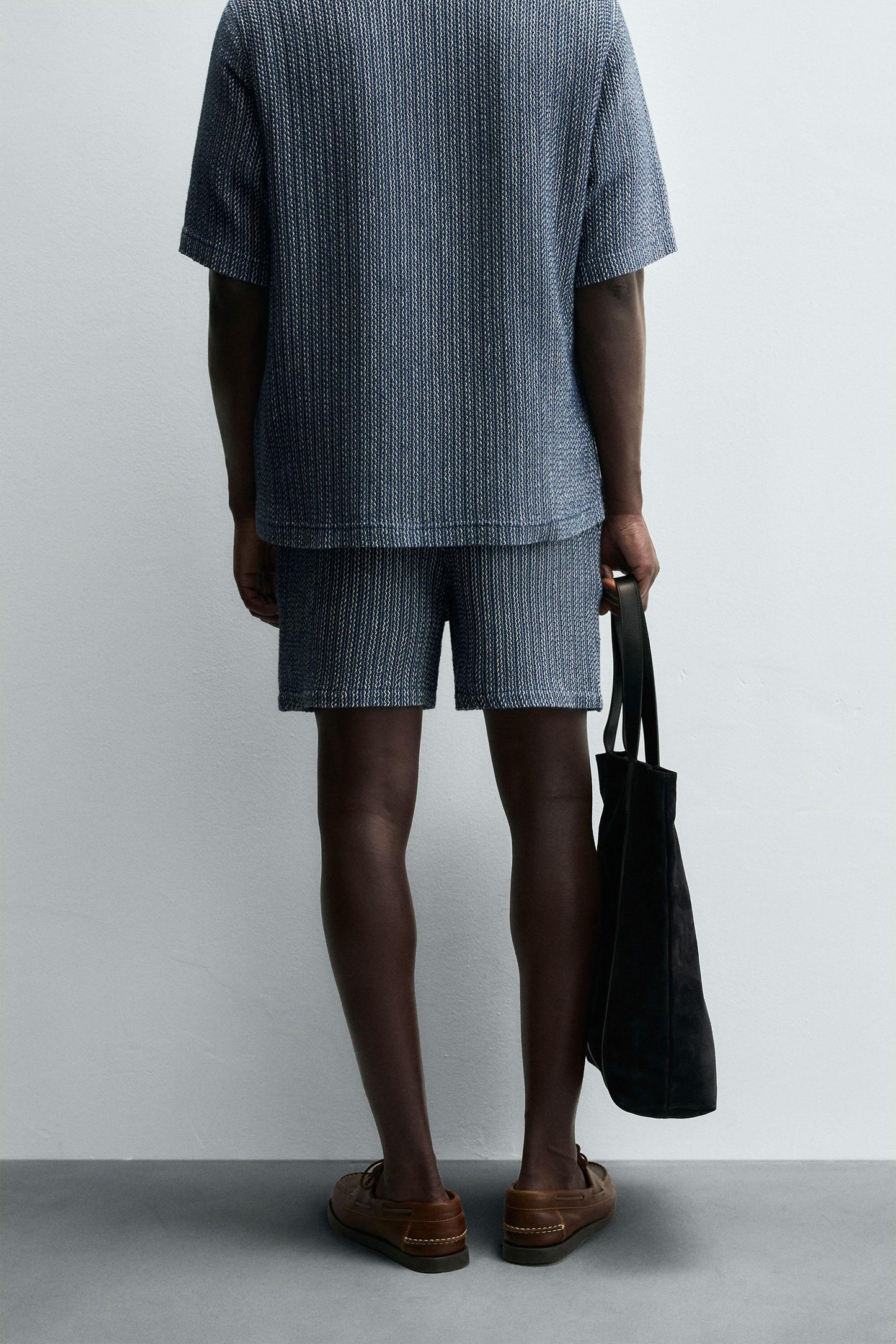 JACQUARD TEXTURED BERMUDA SHORTS
