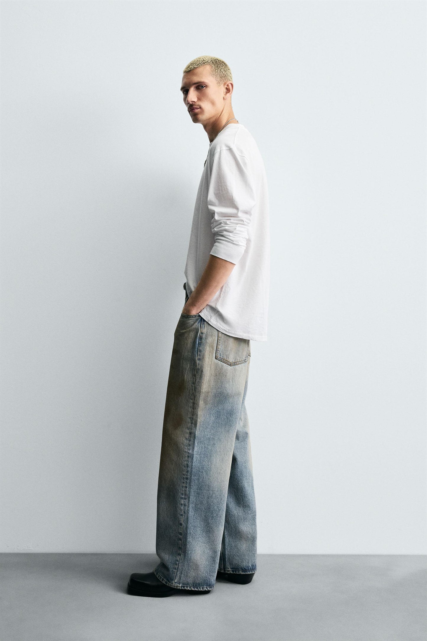 VINTAGE EFFECT BAGGY FIT JEANS