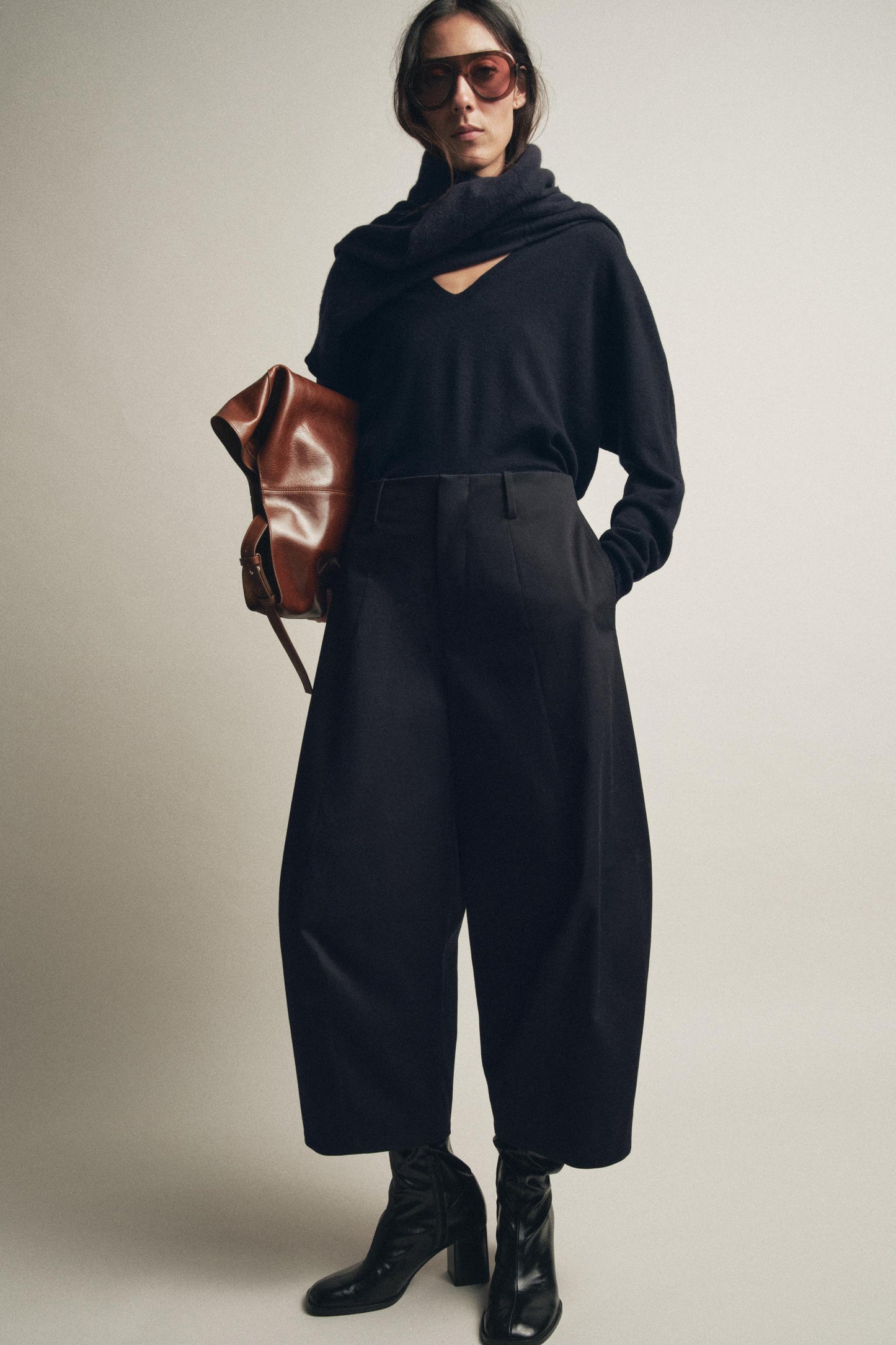 ASYMMETRIC LEATHER BUCKET BAG