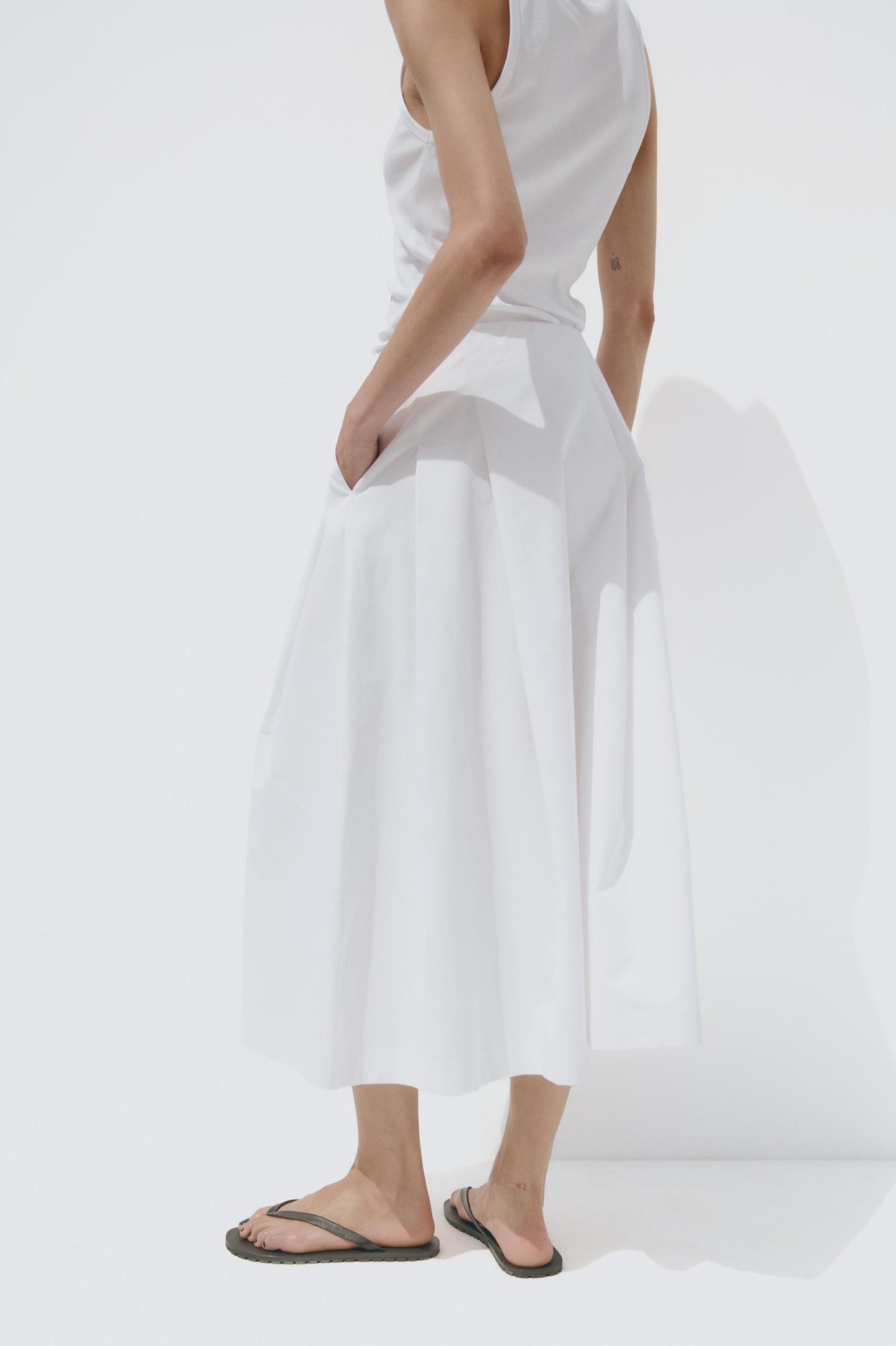 PLEATED MIDI SKIRT