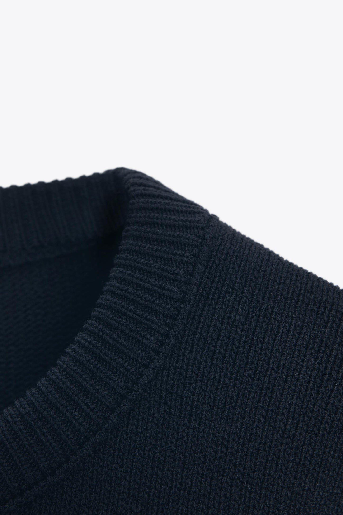 BASIC KNIT SWEATER