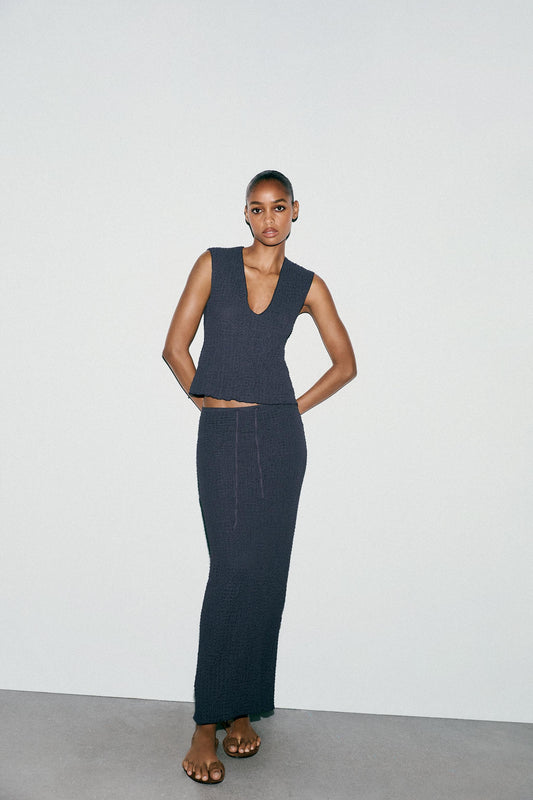 TEXTURED MIDI SKIRT
