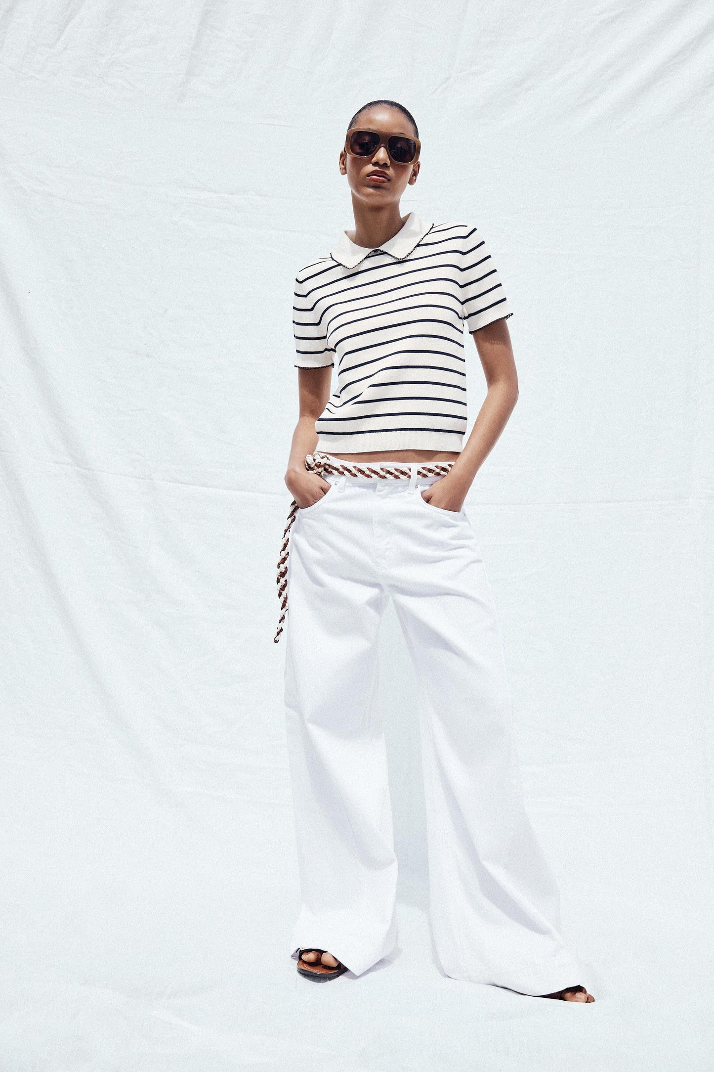 CONTRAST TRIM KNIT TOP
