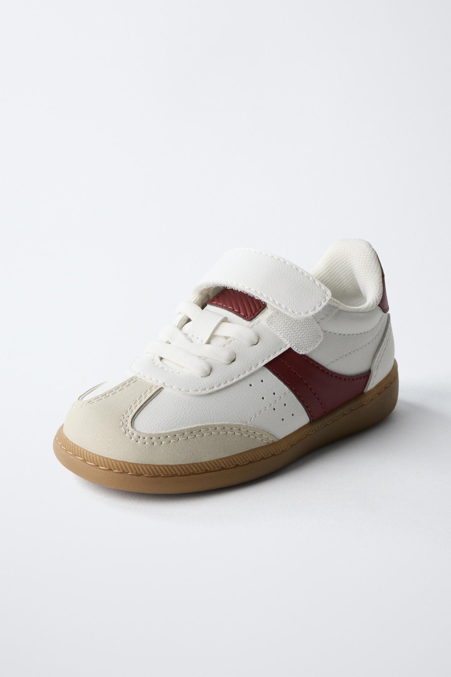 RETRO SNEAKERS