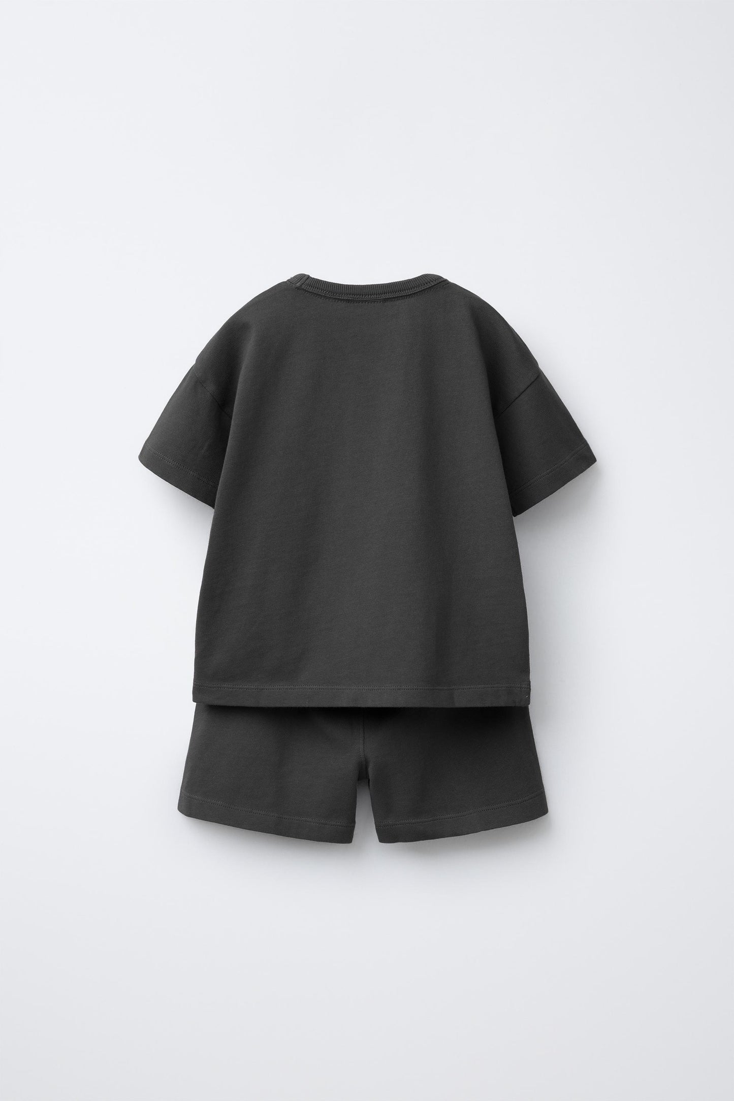 PLAIN T-SHIRT AND BERMUDA JOGGING SET