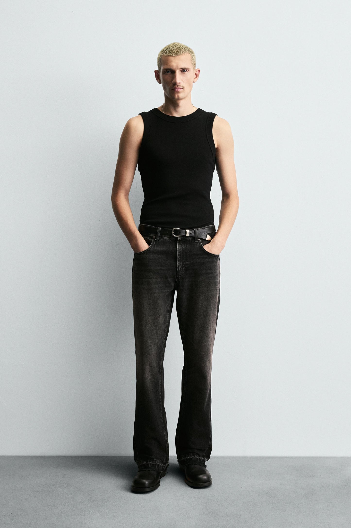 FLARE FIT JEANS