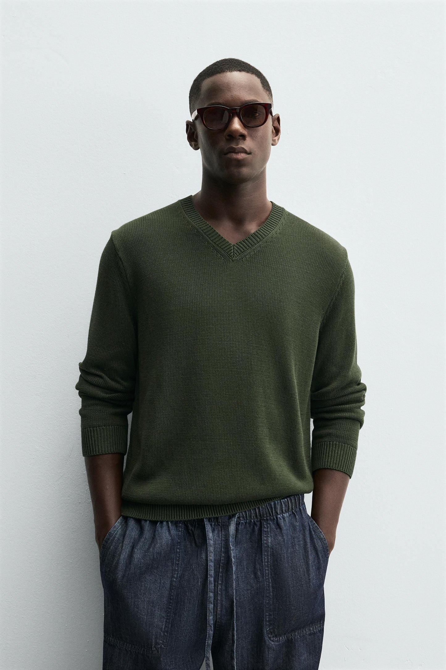 COTTON V-NECK SWEATER