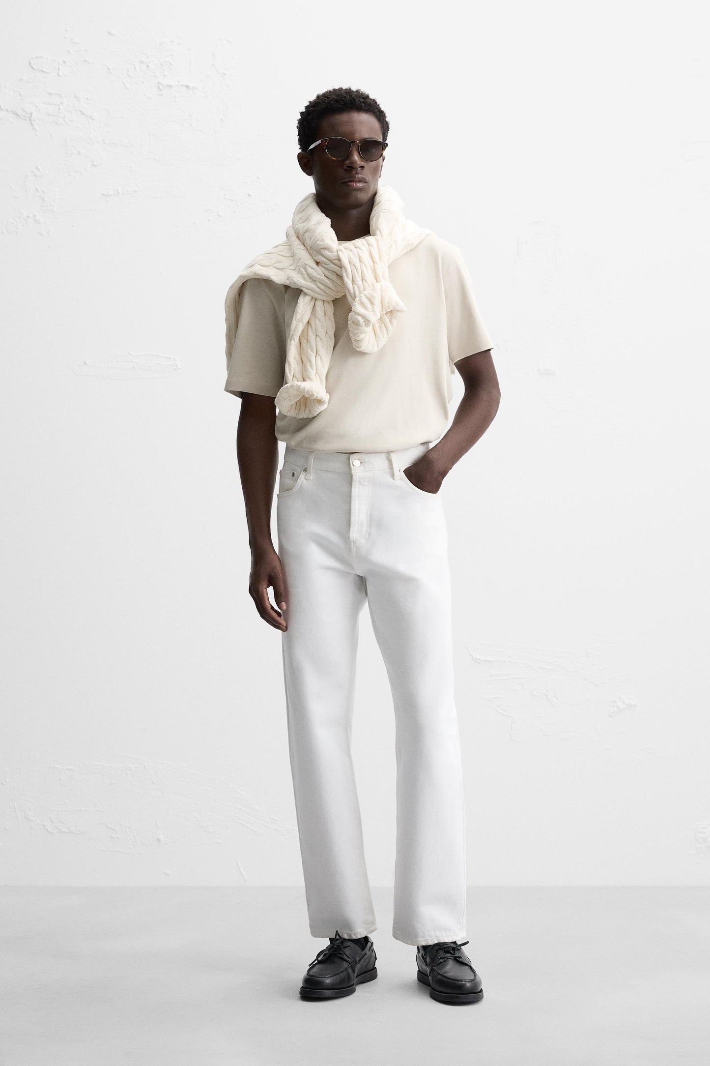 BASIC MEDIUM WEIGHT T-SHIRT
