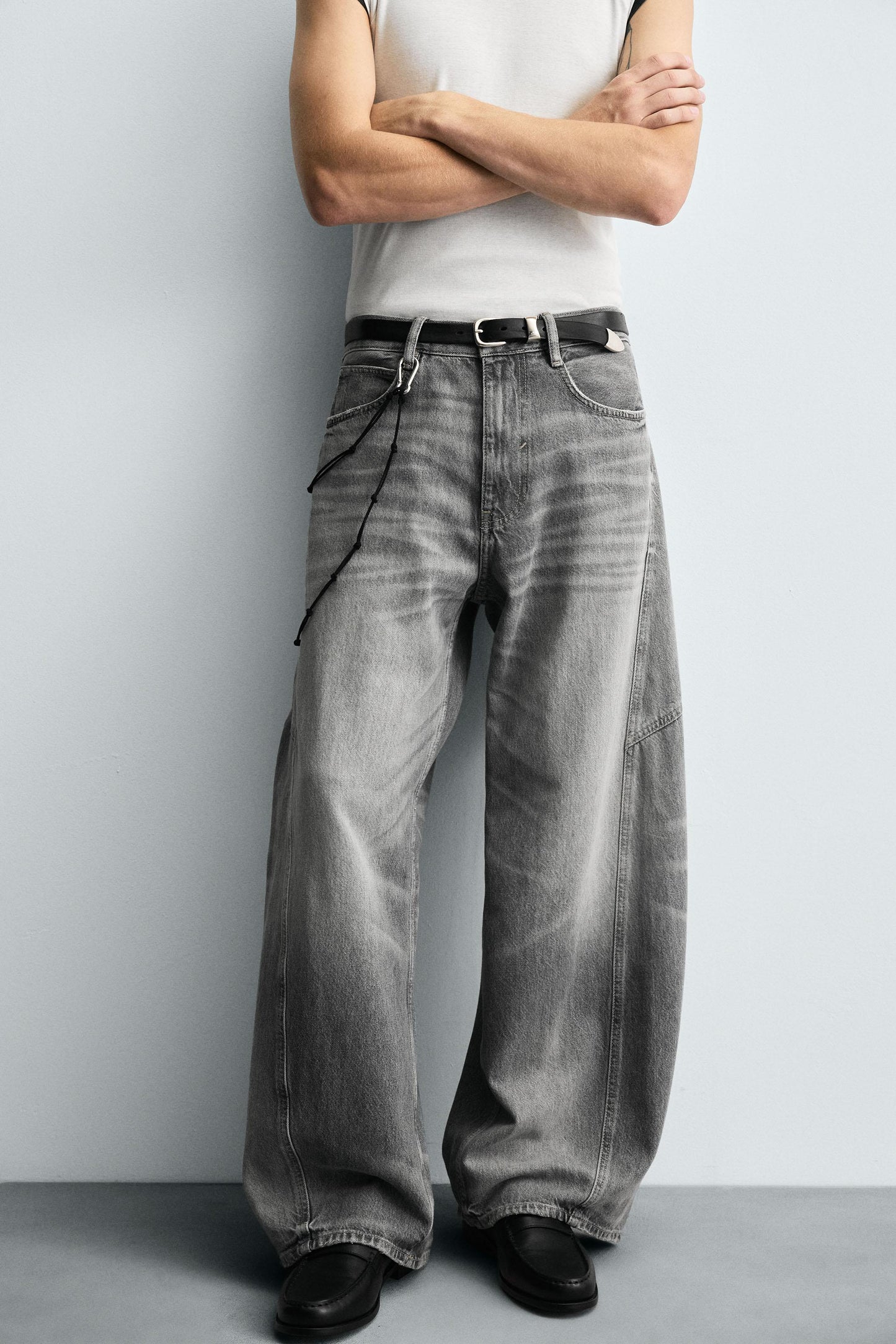 TWISTED SEAM BALLOON FIT JEANS