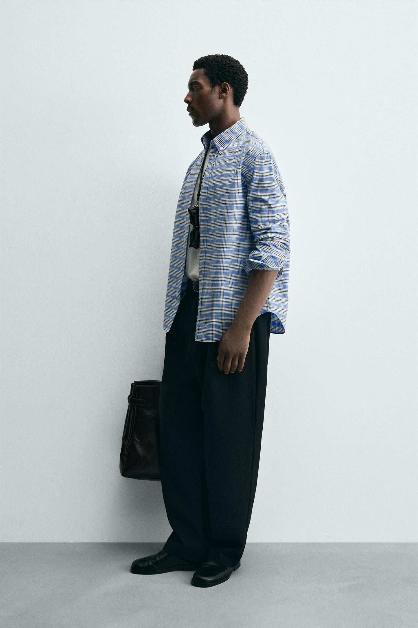 BUTTON-DOWN COLLAR PLAID SHIRT