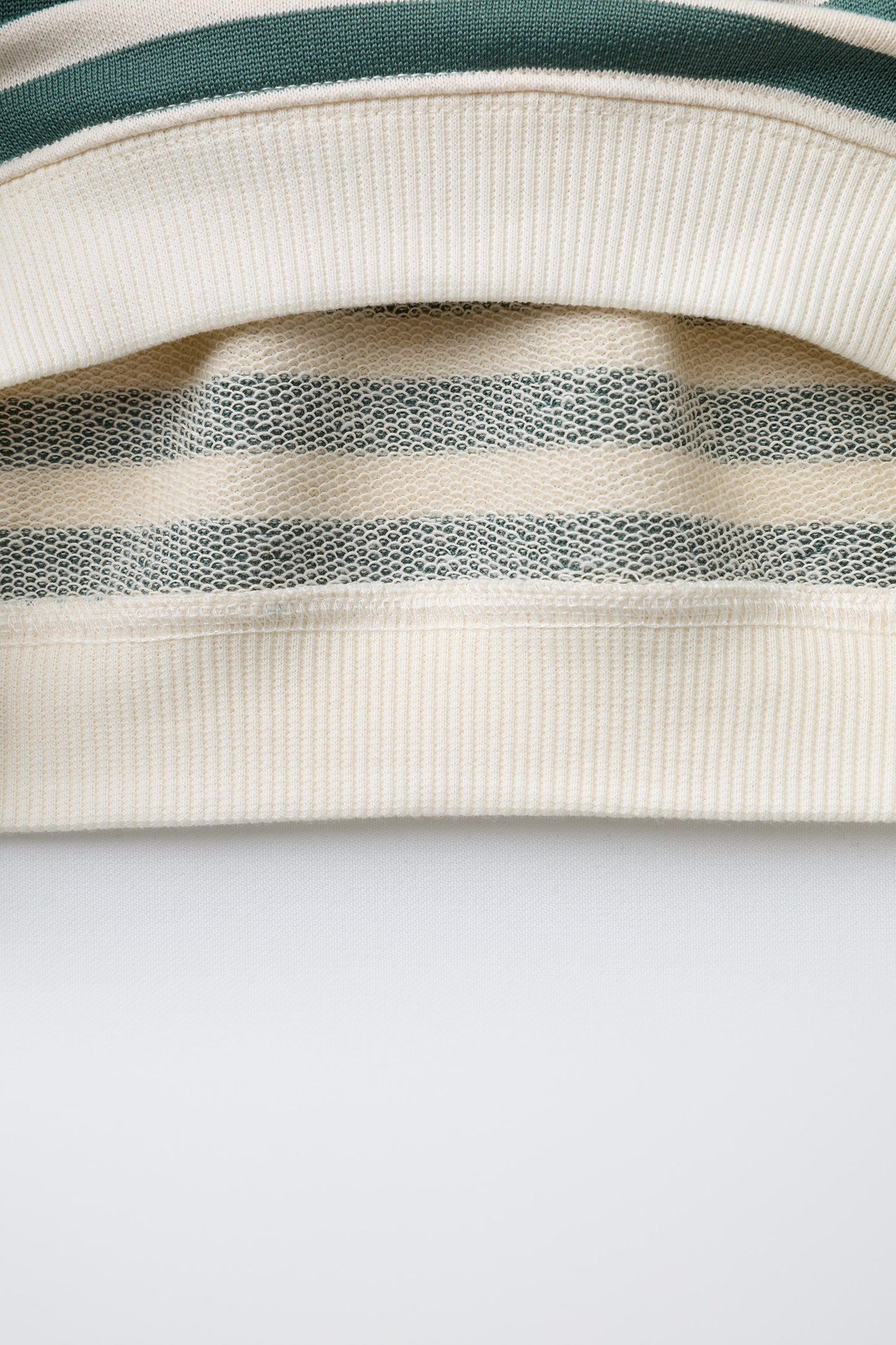 STRIPED SWEATSHIRT