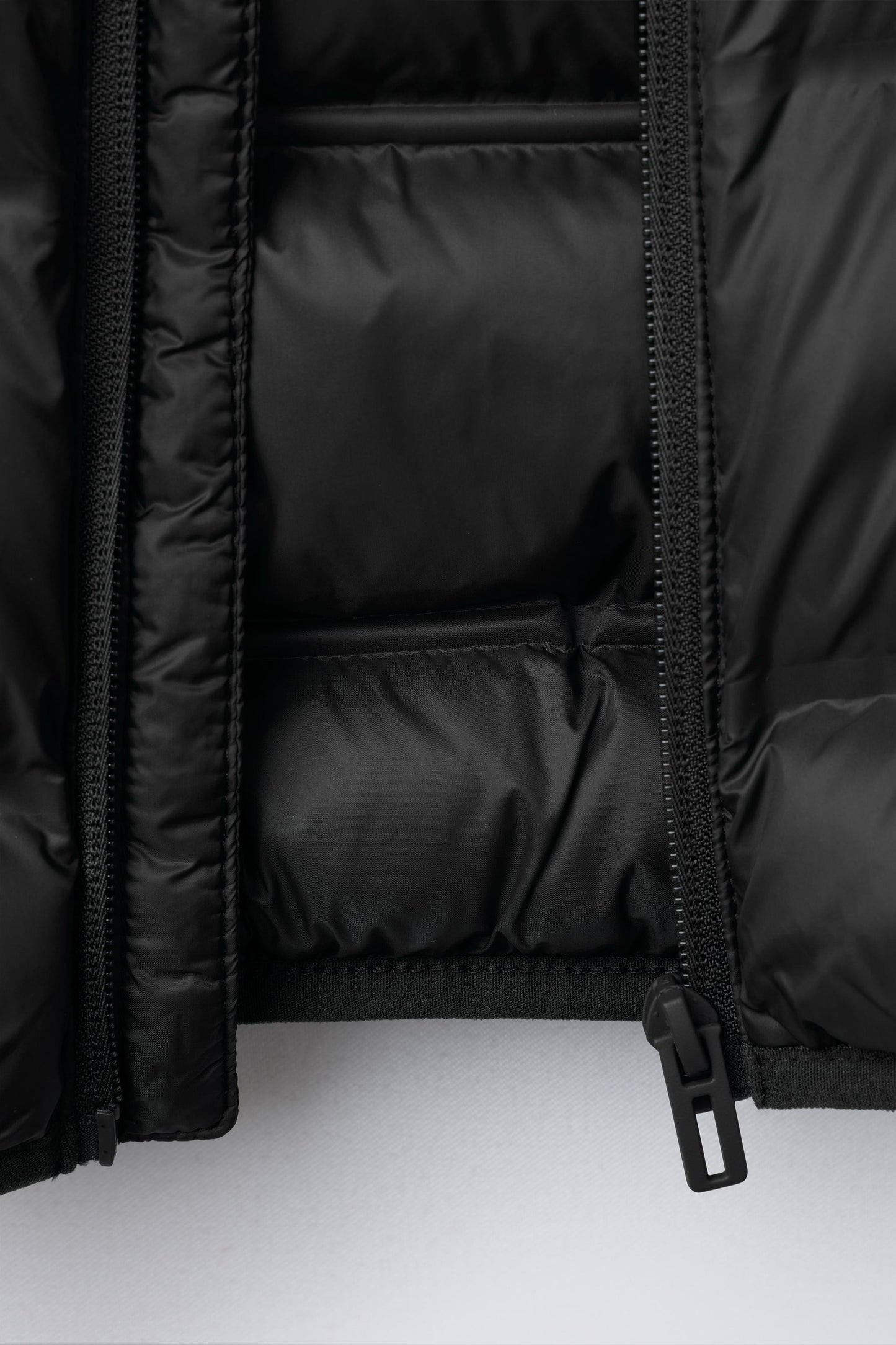 ULTRALIGHT HOODED PUFFER JACKET