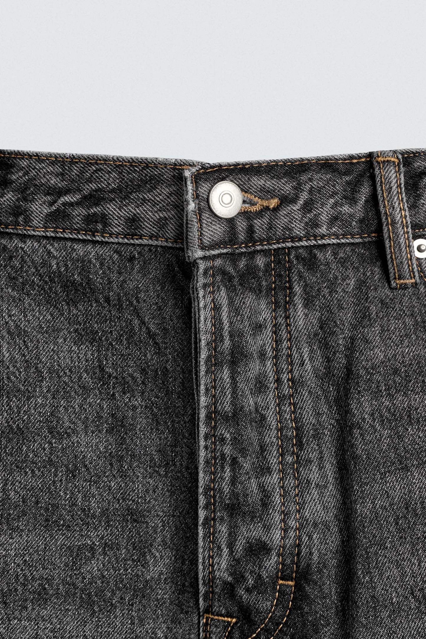 STRAIGHT FIT JEANS