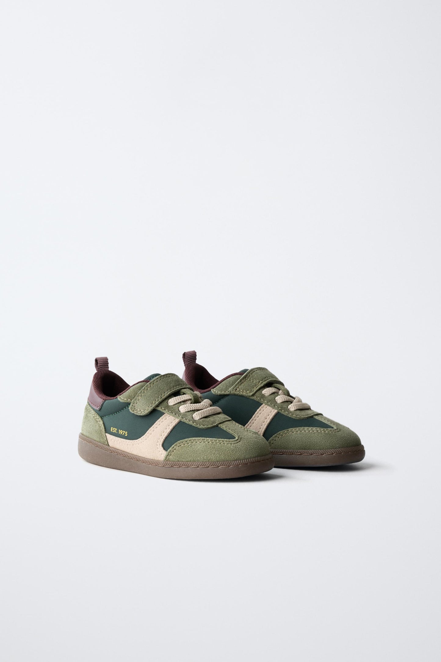 RETRO SNEAKERS