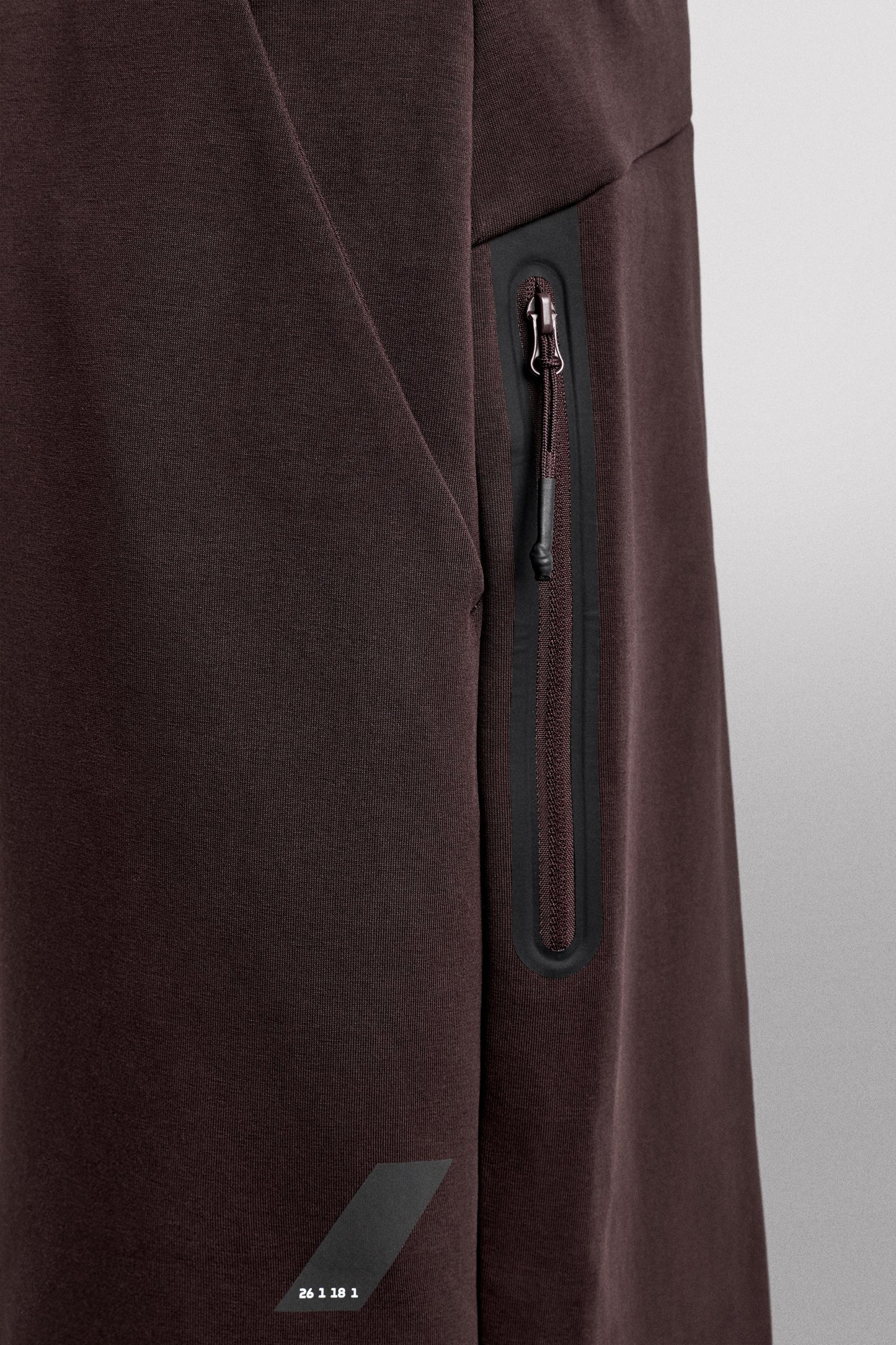 TECHNICAL ZIPPER PANTS