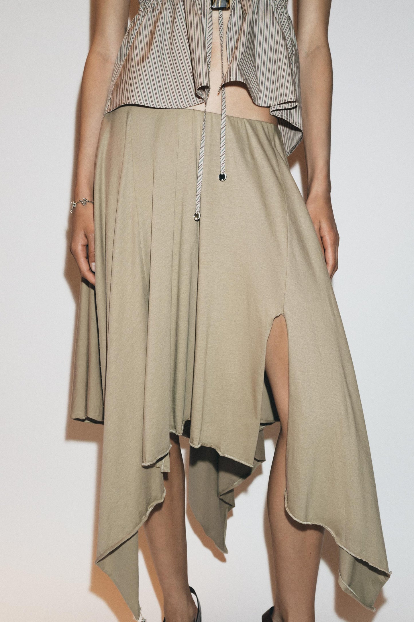ASYMMETRIC MIDI SKIRT