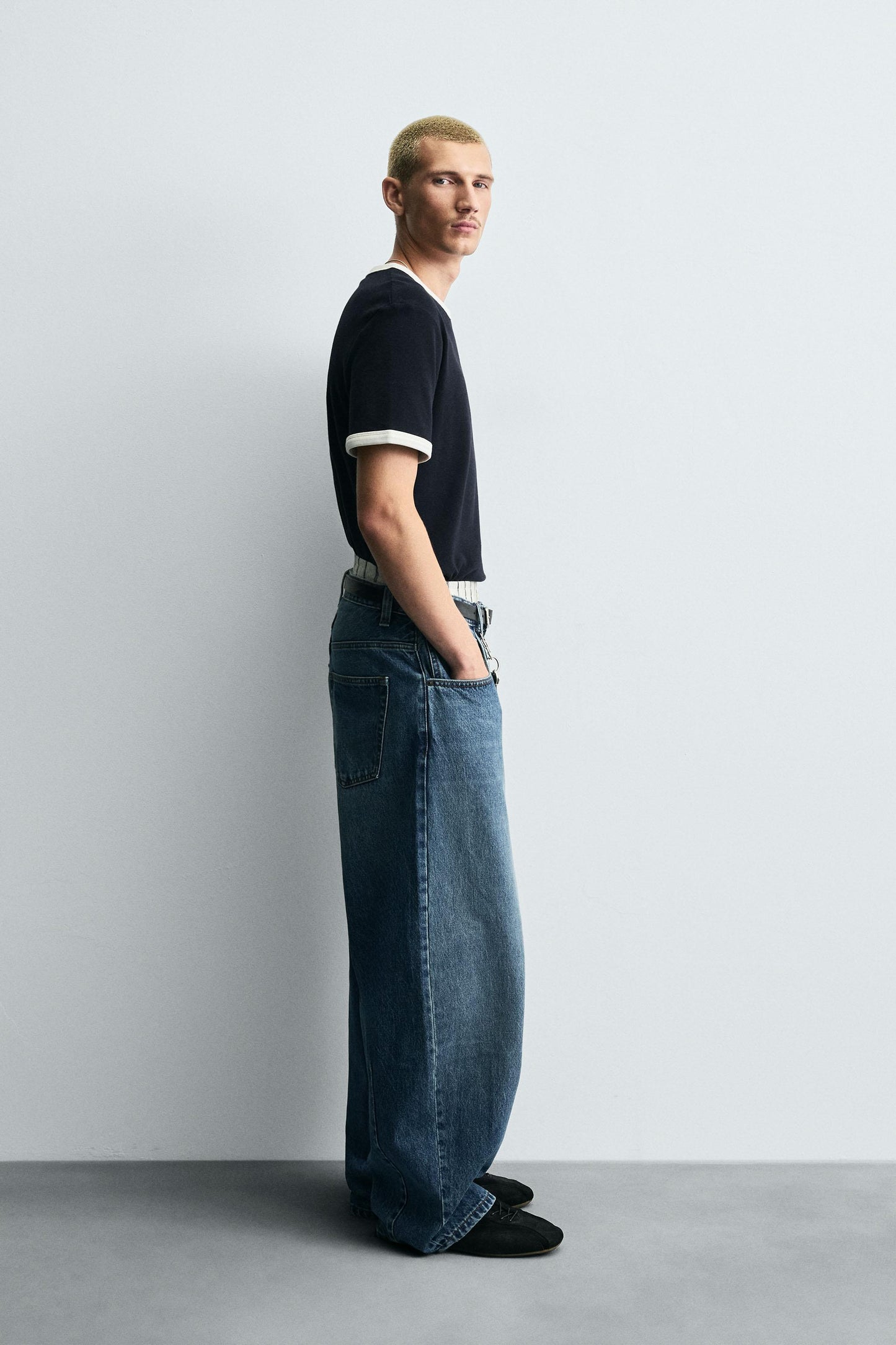 BALLOON FIT JEANS