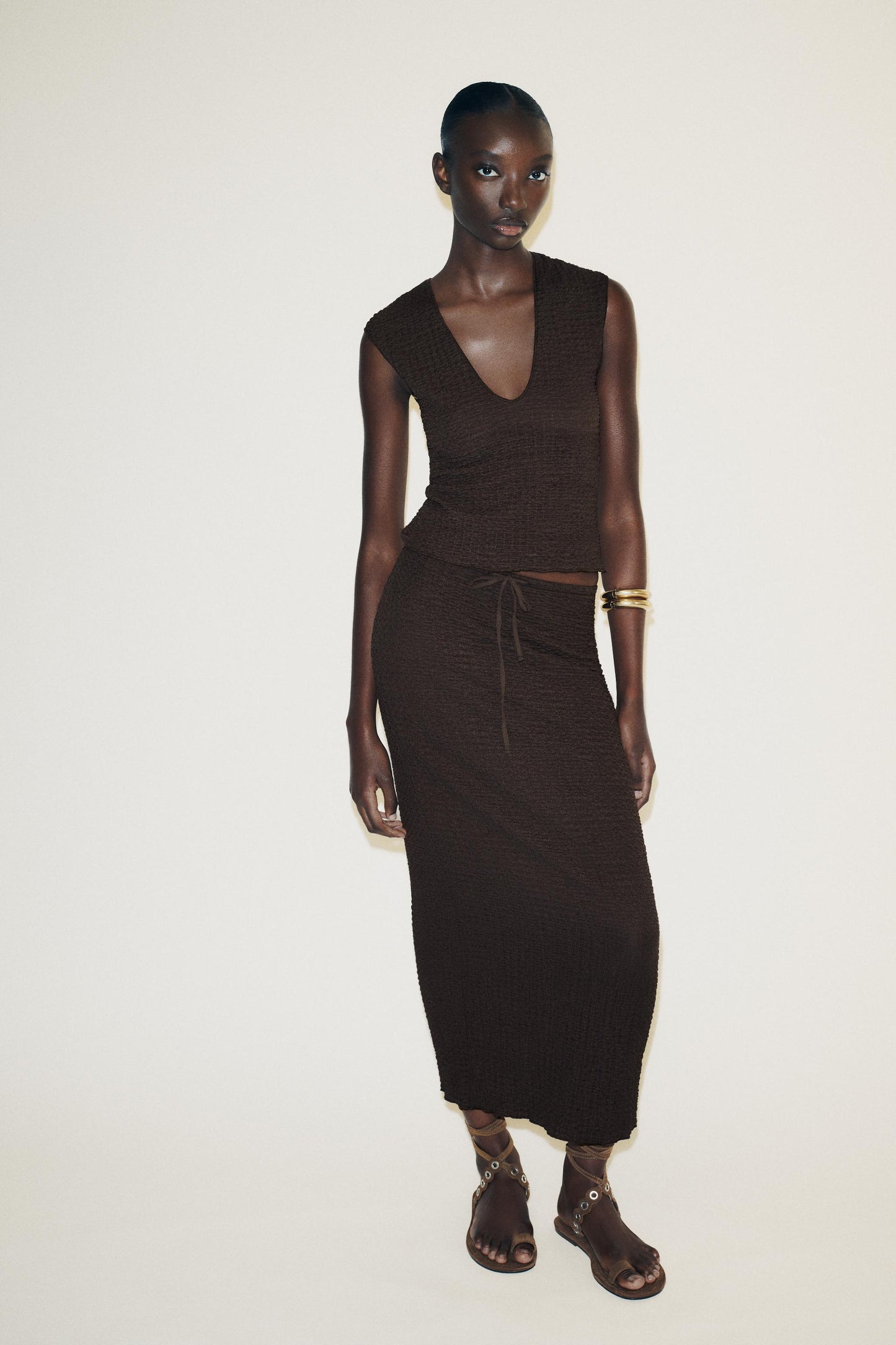 TEXTURED MIDI SKIRT