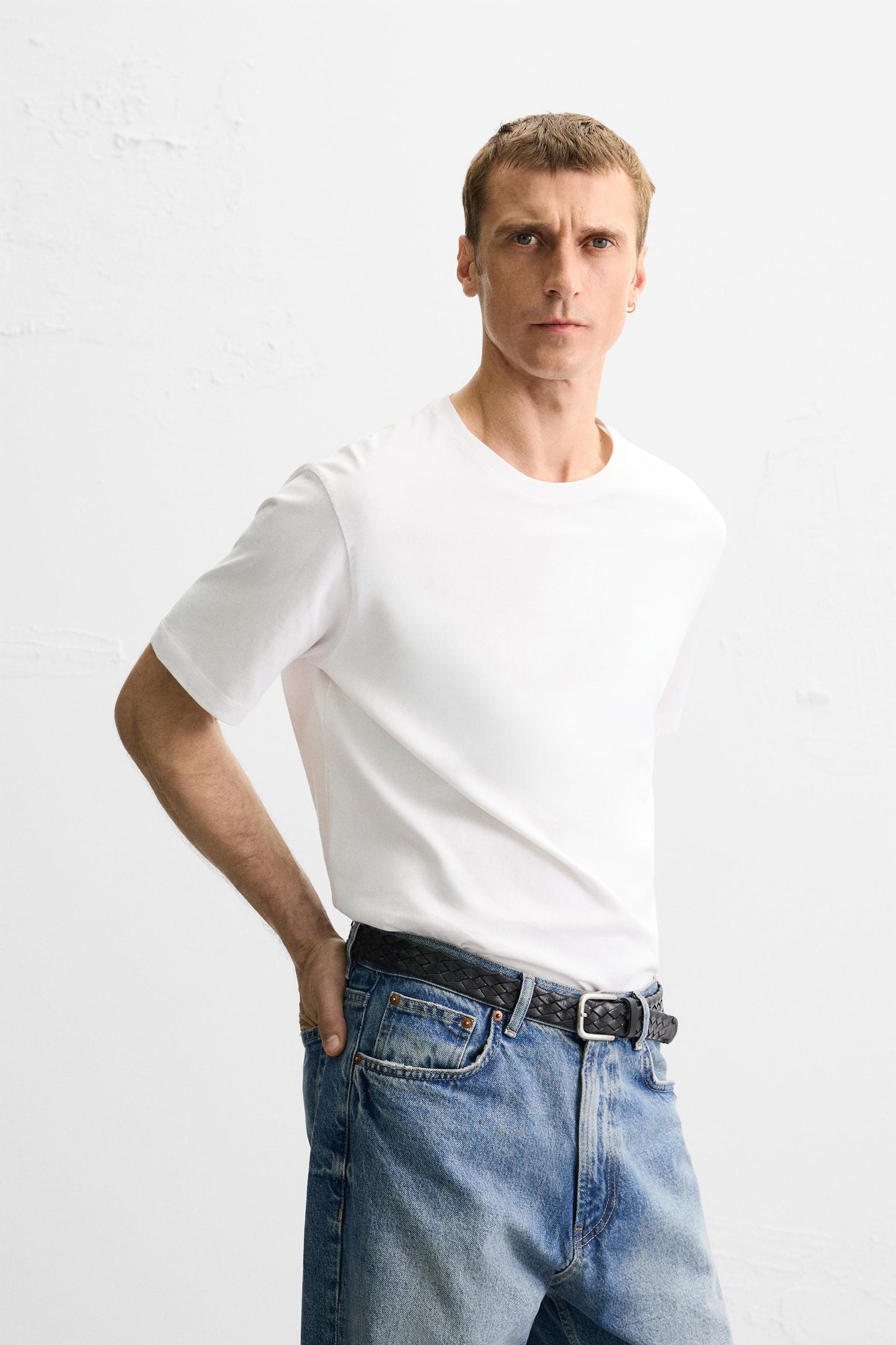 BASIC MEDIUM WEIGHT T-SHIRT