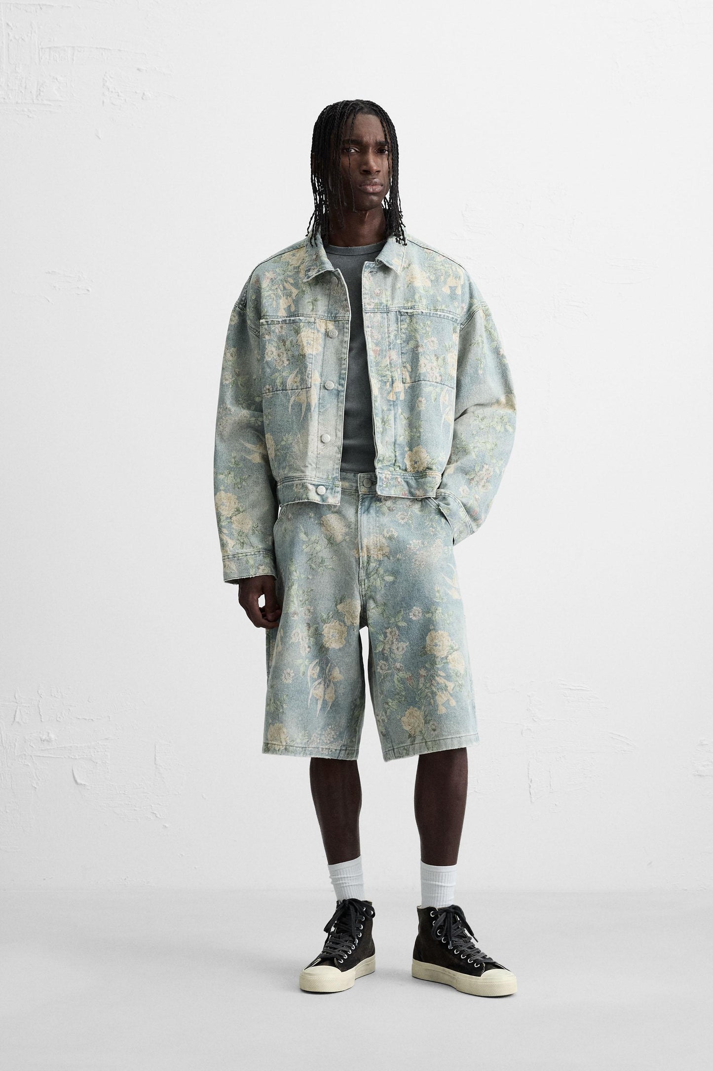 FLORAL PRINT CARPENTER POCKET BERMUDA SHORTS