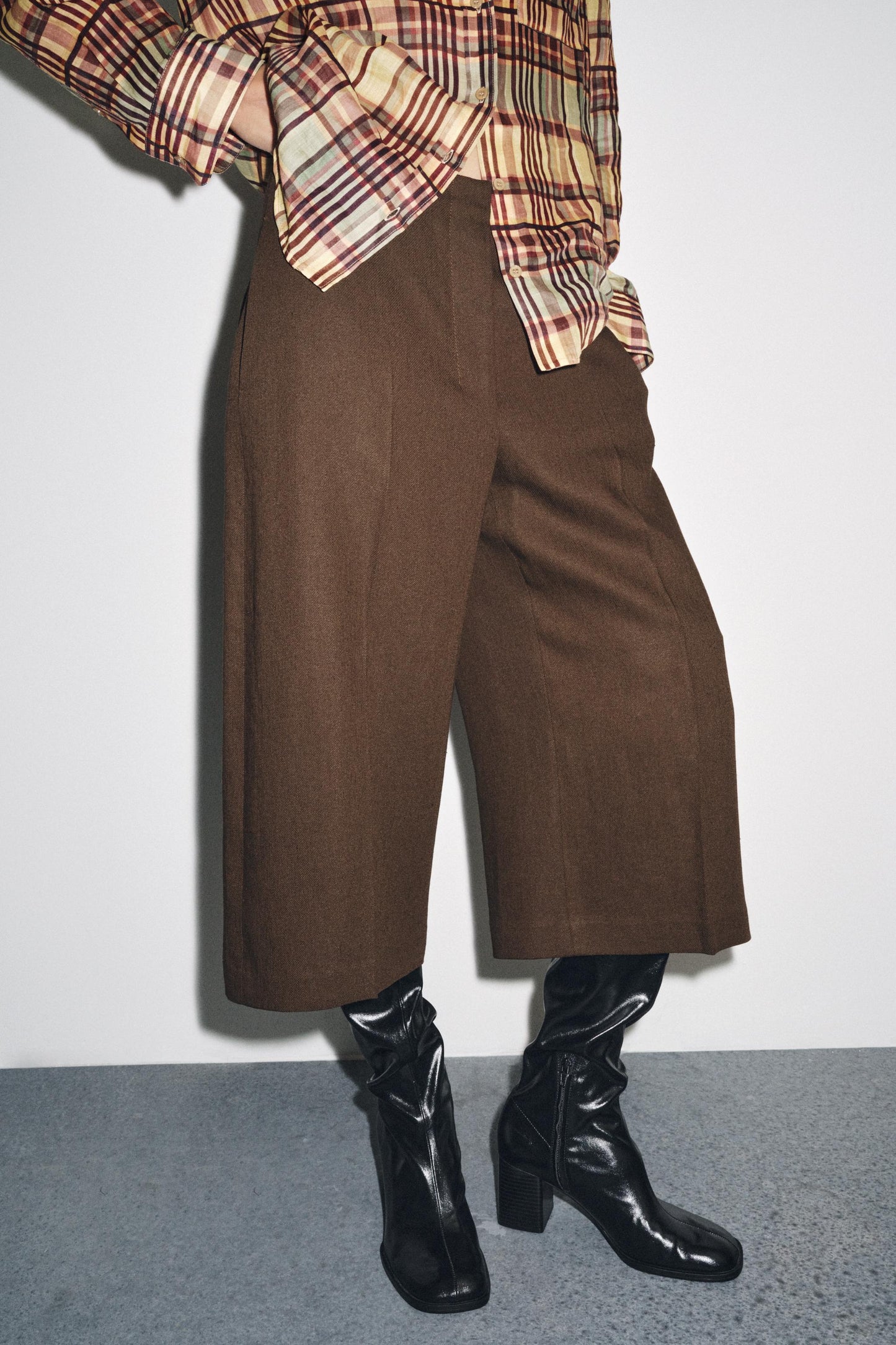 ZW COLLECTION LINEN BLEND LONG BERMUDA SHORTS