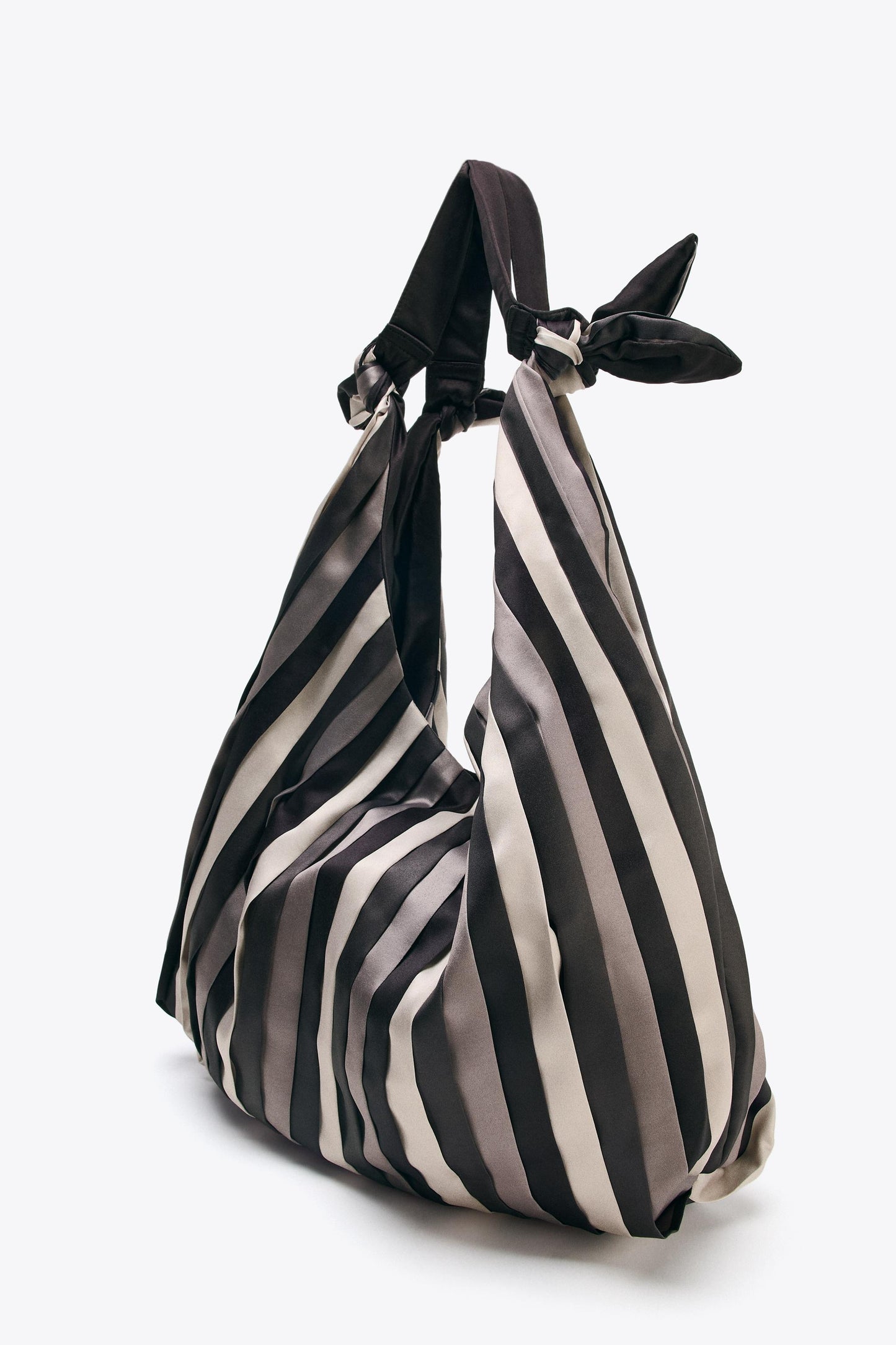 KNOTTED SATIN EFFECT MAXI BUCKET BAG