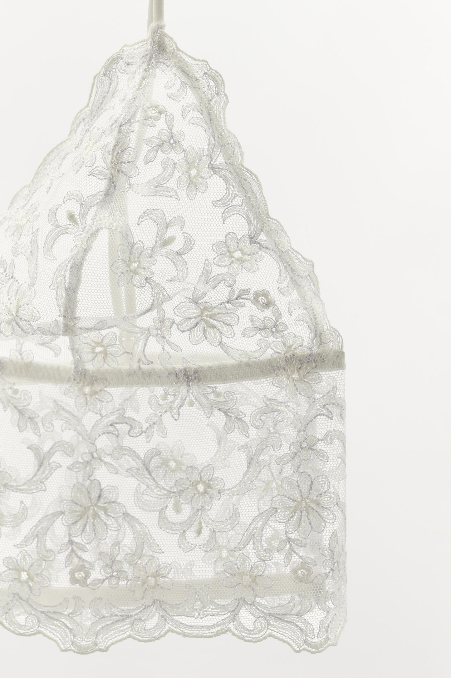 EMBROIDERED LACE BANDEAU BRALETTE