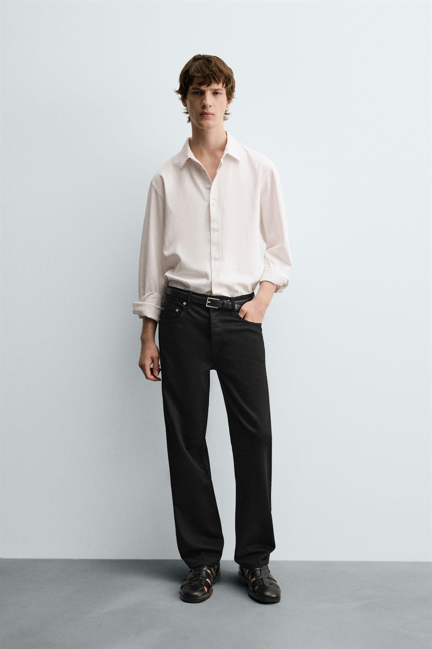 STRAIGHT FIT JEANS