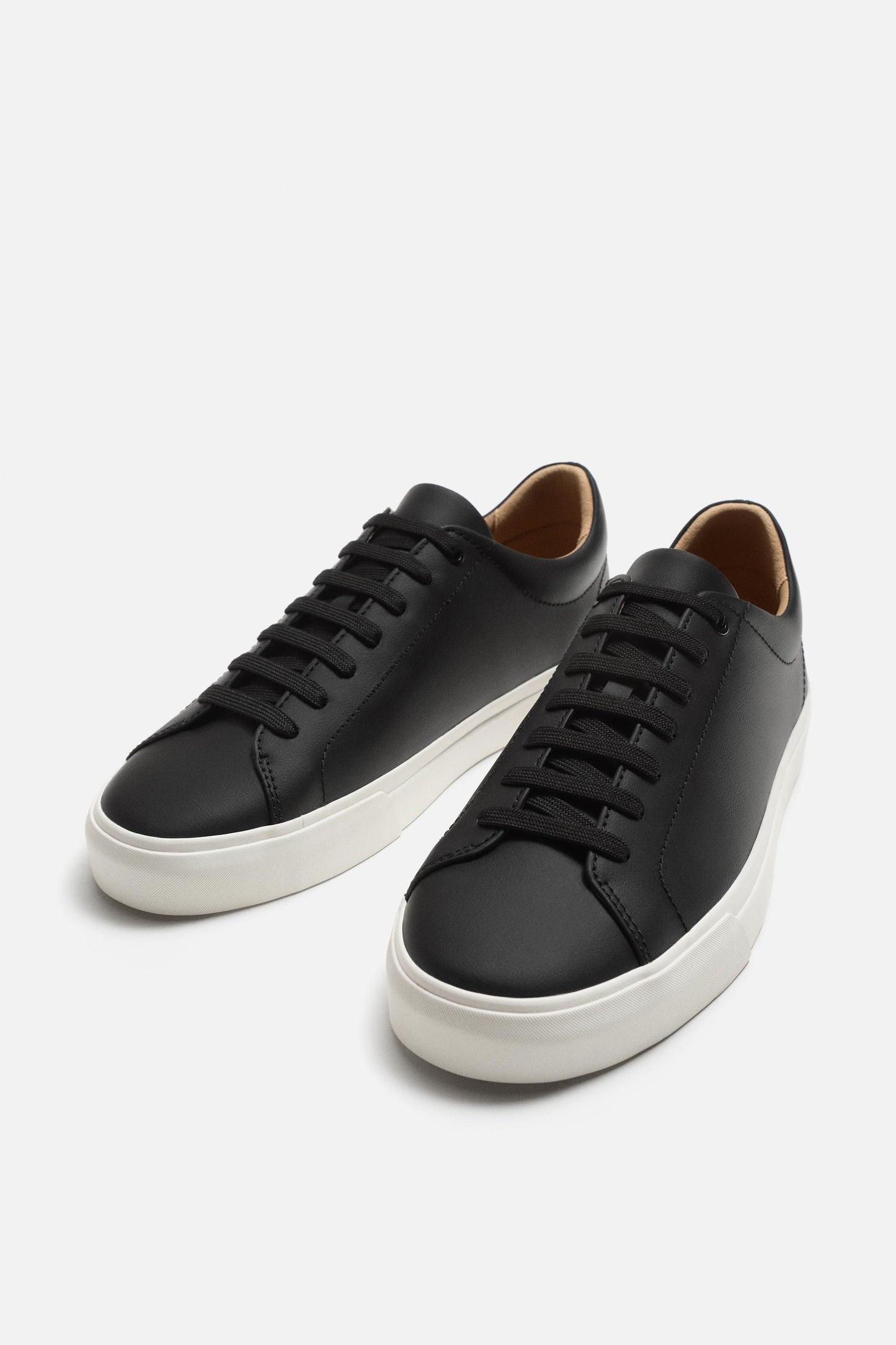 BASIC SNEAKERS