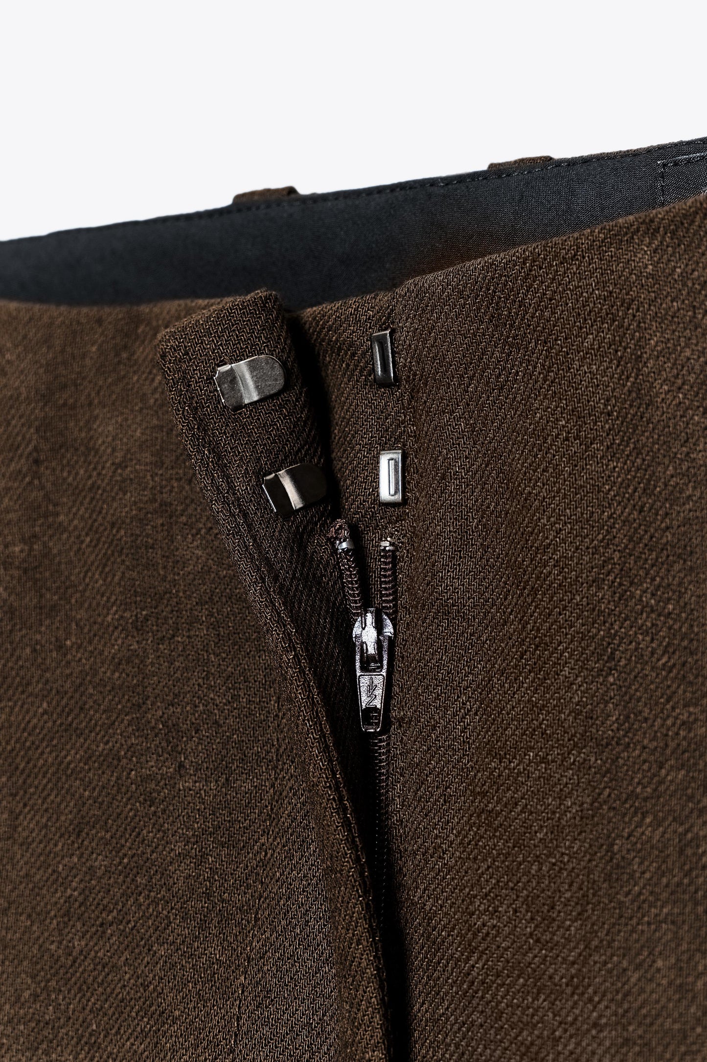 ZW COLLECTION LINEN BLEND LONG BERMUDA SHORTS
